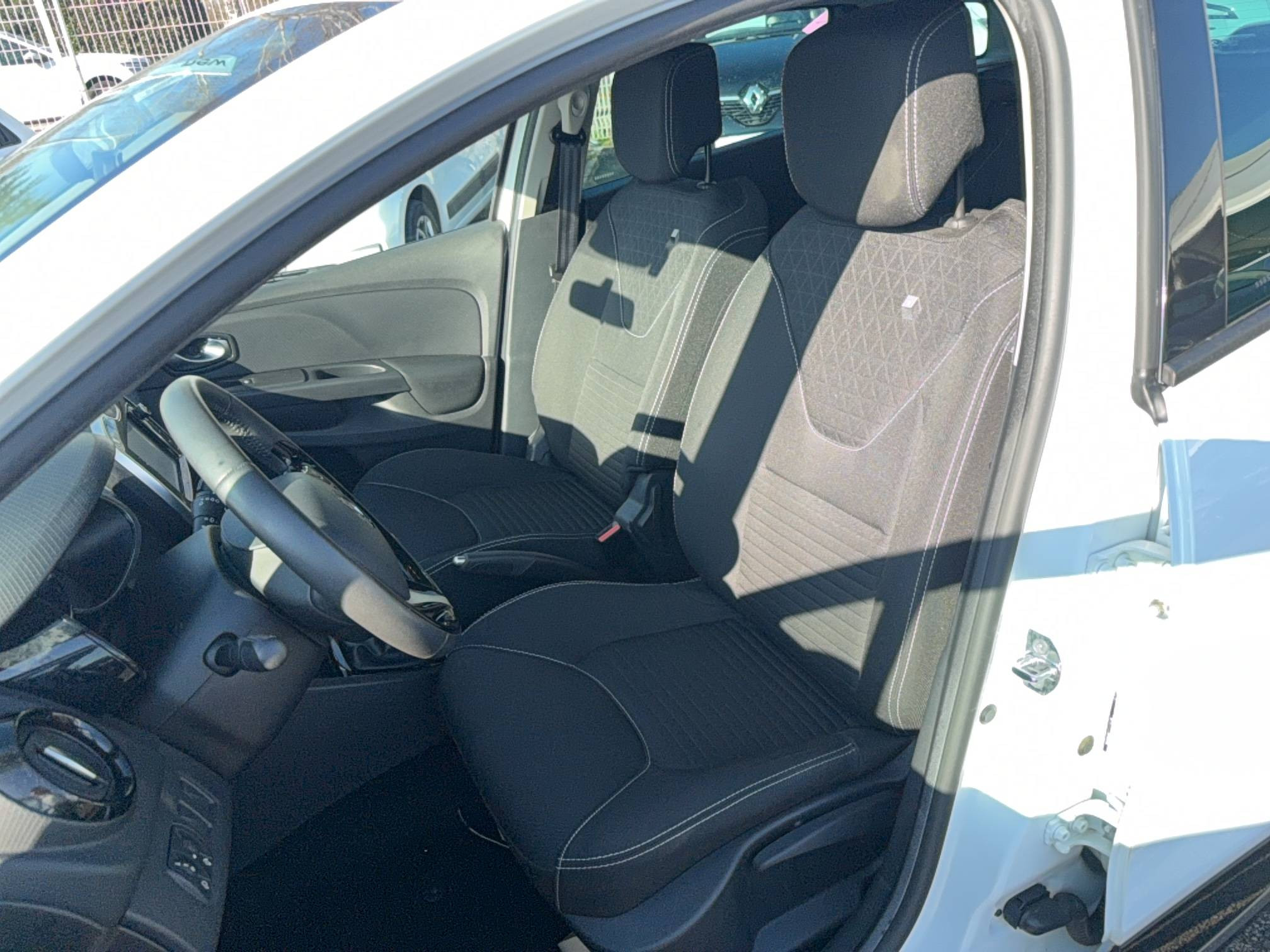 Vente en ligne Renault Clio 4 Estate Clio Estate IV TCe 90 au prix de 9 790 €