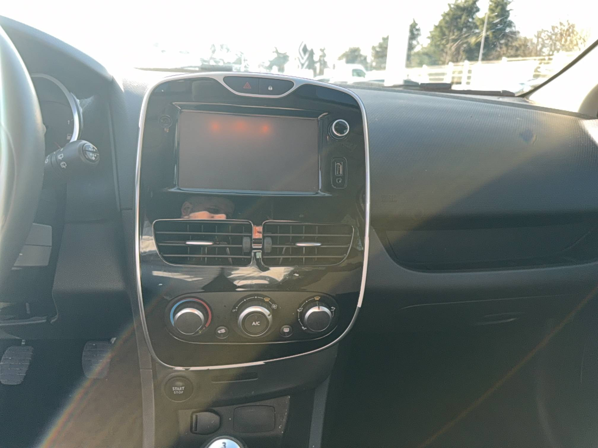 Vente en ligne Renault Clio 4 Estate Clio Estate IV TCe 90 au prix de 9 790 €