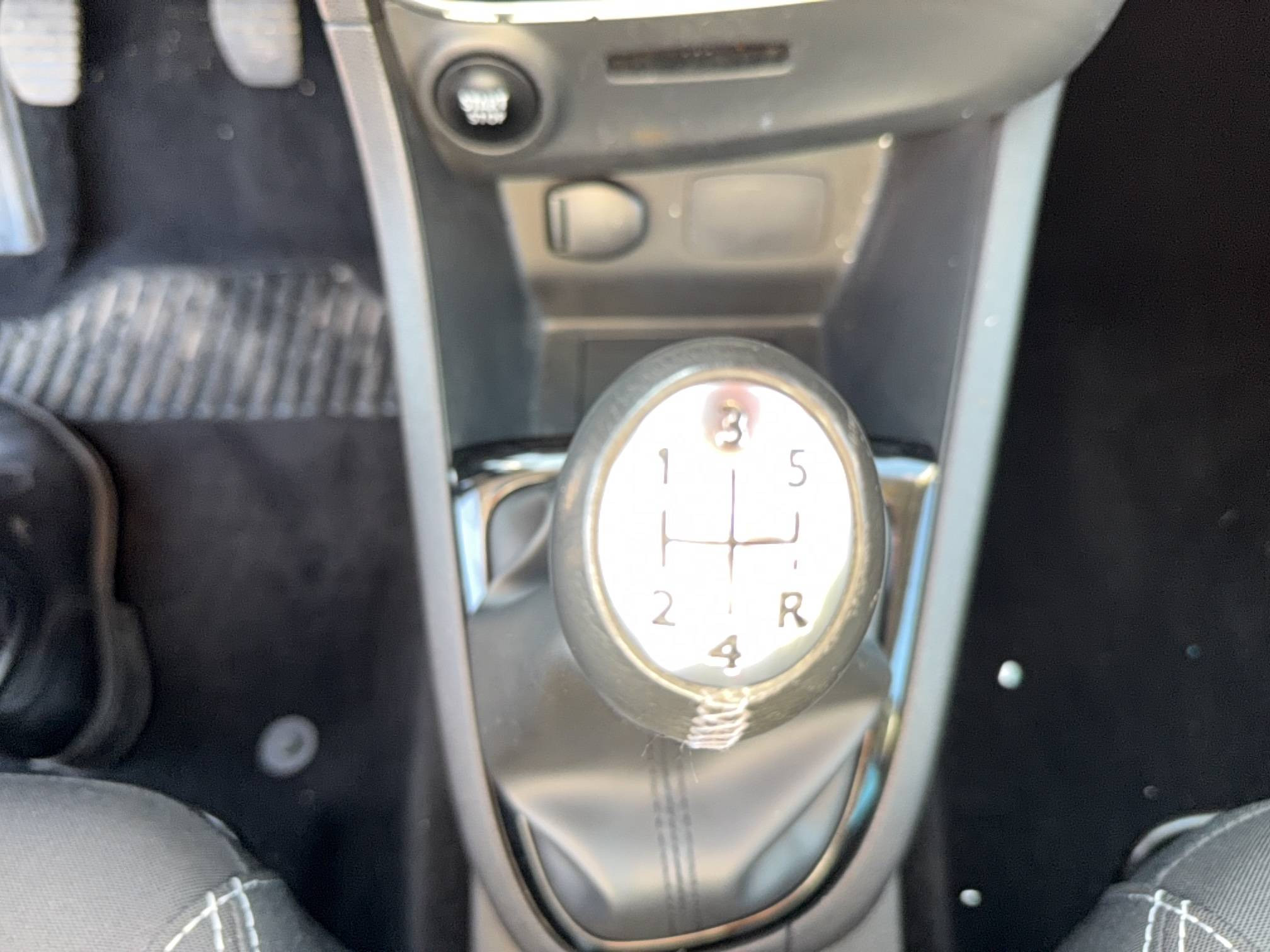 Vente en ligne Renault Clio 4 Estate Clio Estate IV TCe 90 au prix de 9 790 €