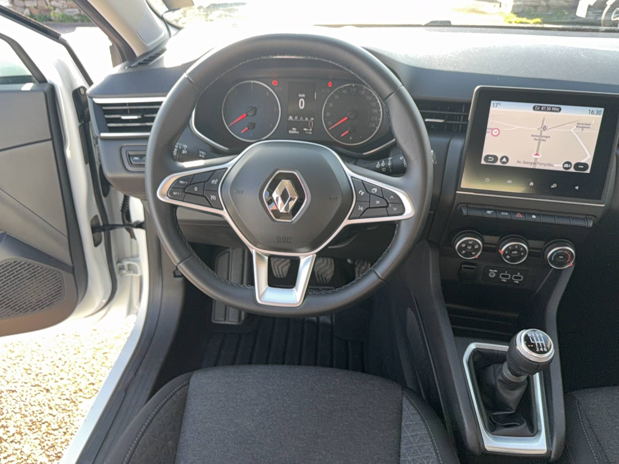 Vente en ligne Renault Clio 5 Clio Blue dCi 115 au prix de 13 990 €