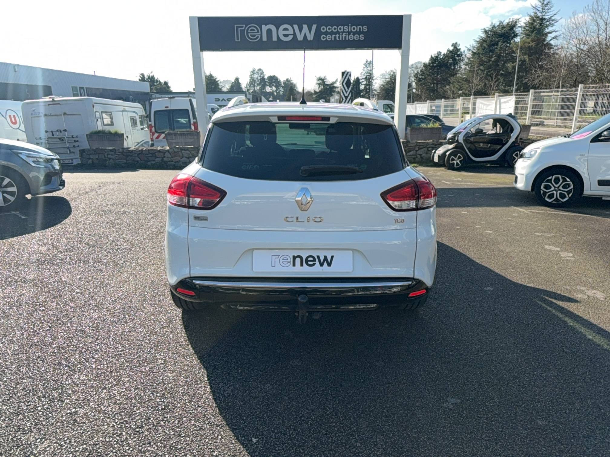 Vente en ligne Renault Clio 4 Estate Clio Estate IV TCe 90 au prix de 9 790 €