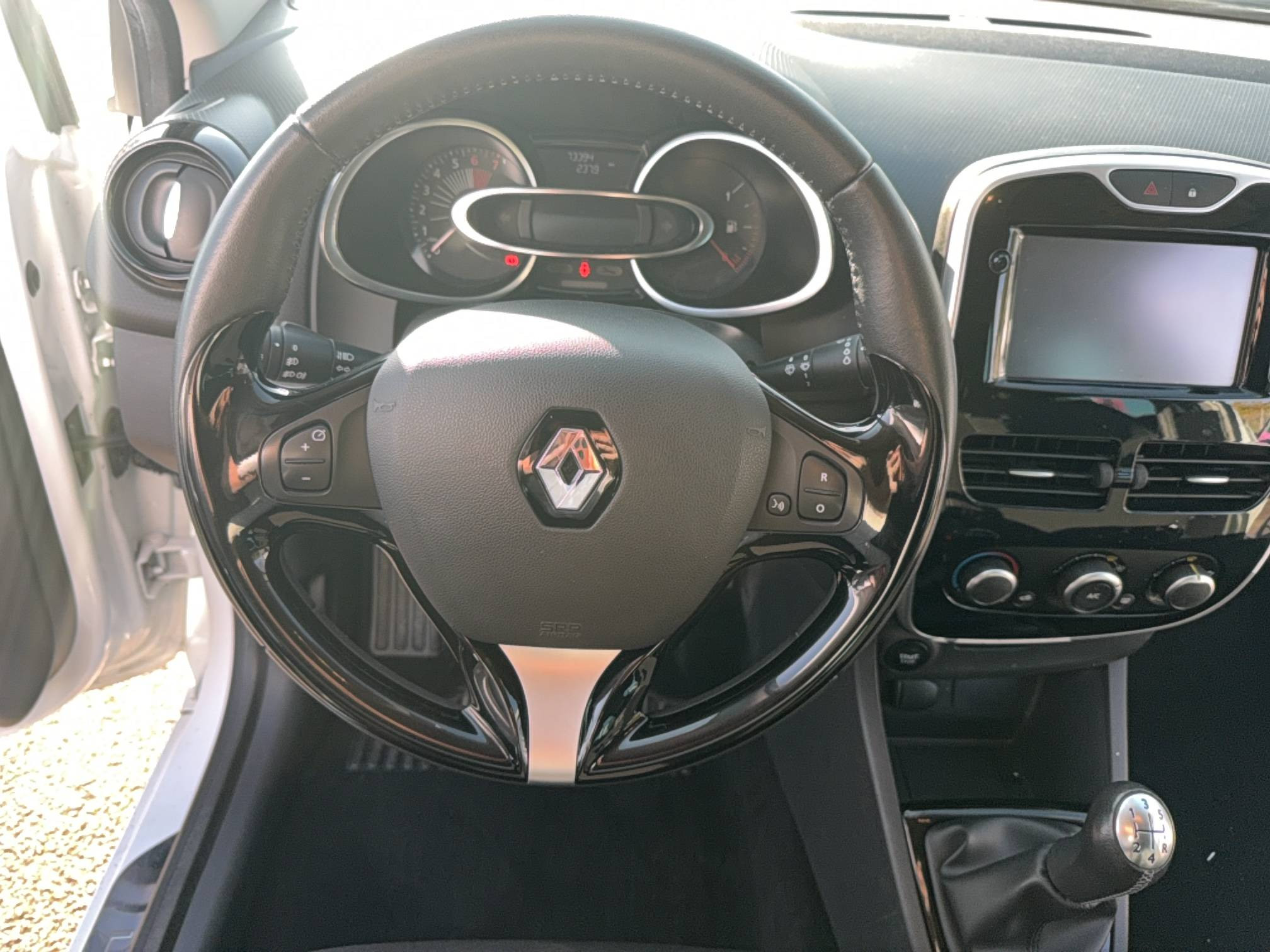 Vente en ligne Renault Clio 4 Estate Clio Estate IV TCe 90 au prix de 9 790 €