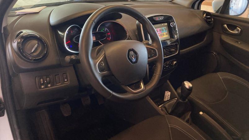 Vente en ligne Renault Clio 4 Estate Clio Estate dCi 90 E6C au prix de 12 490 €