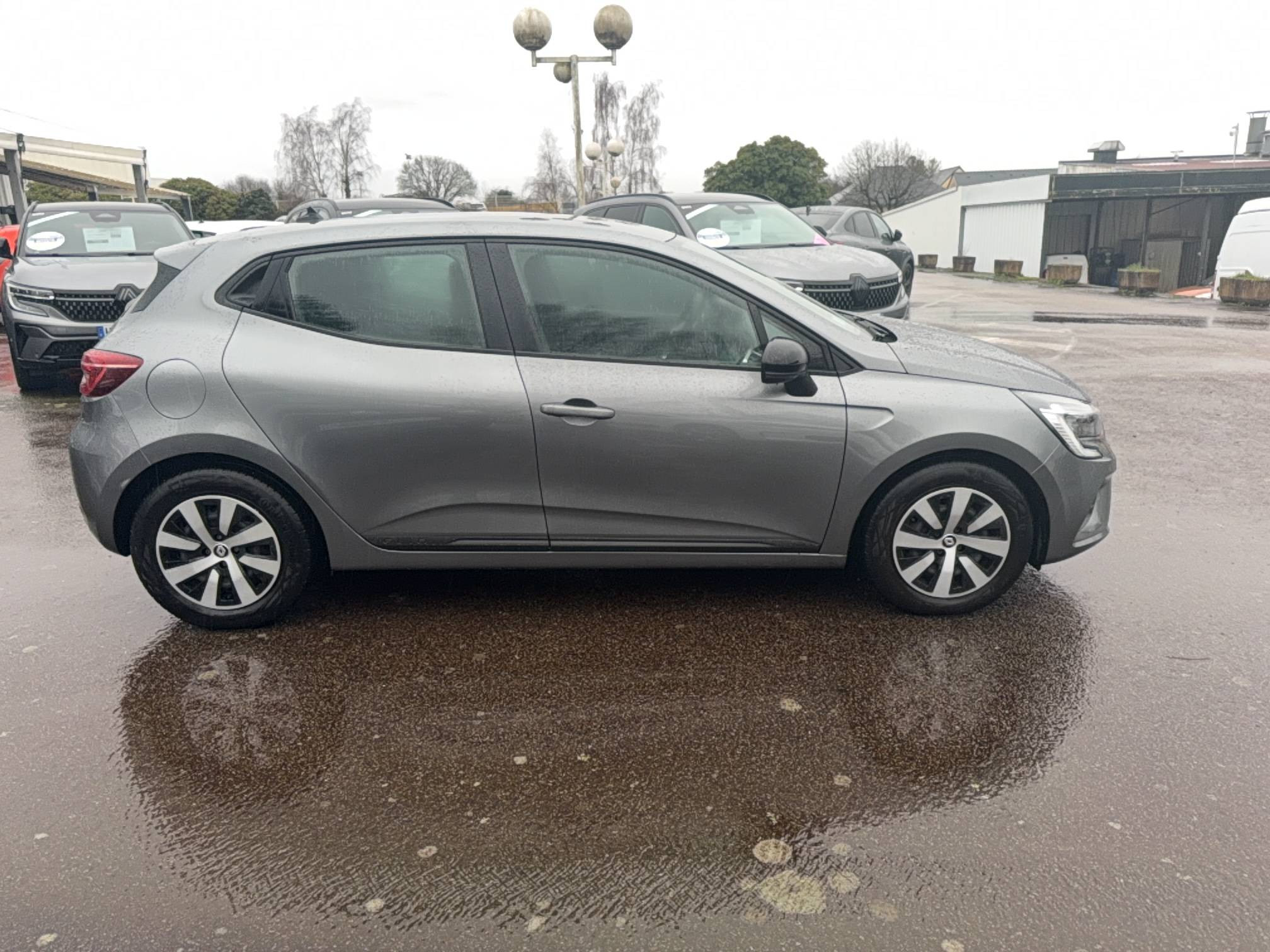 Vente en ligne Renault Clio 5 Clio TCe 90 au prix de 14 790 €