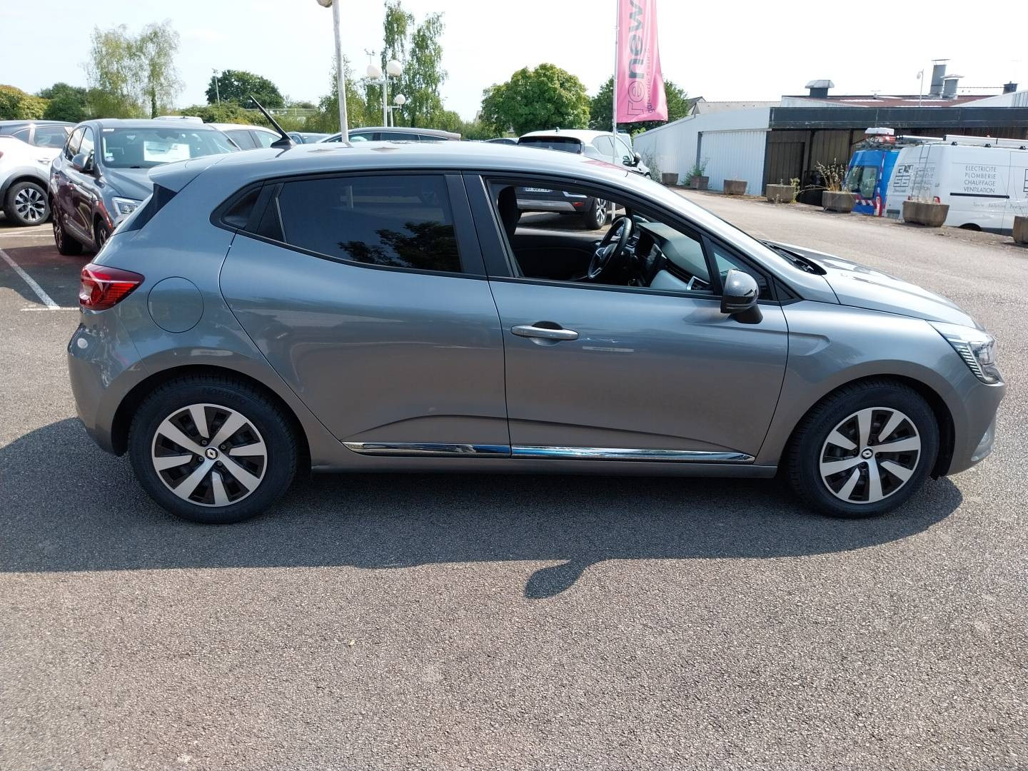 Vente en ligne Renault Clio 5 Clio Blue dCi 100 - 21N au prix de 14 490 €