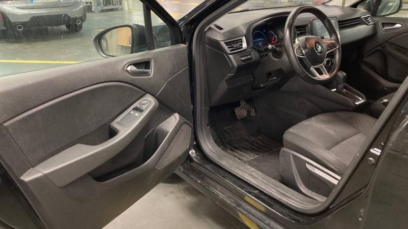 Vente en ligne Renault Clio 5 Clio E-Tech 140 - 21N au prix de 13 990 €