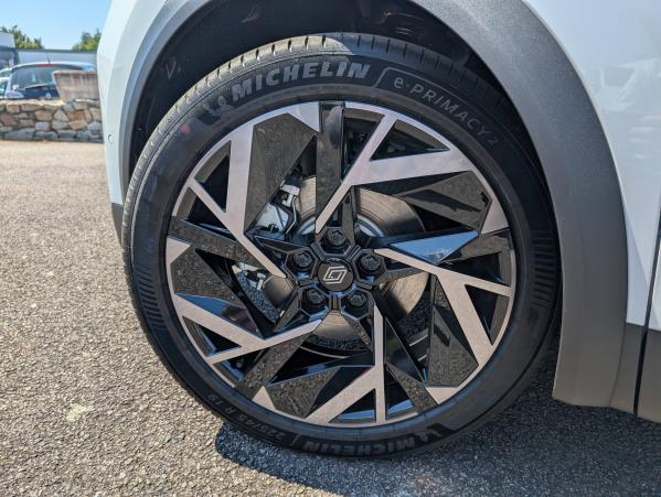 Vente en ligne Renault Symbioz  E-Tech full hybrid 145 au prix de 37 700 €