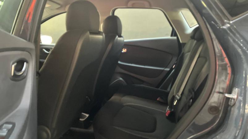 Vente en ligne Renault Captur Captur dCi 90 E6C EDC au prix de 15 490 €