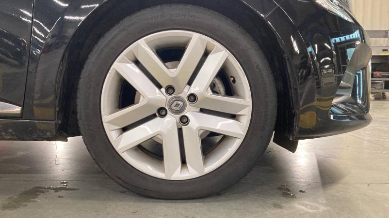 Vente en ligne Renault Clio 5 Clio E-Tech 140 - 21N au prix de 13 990 €