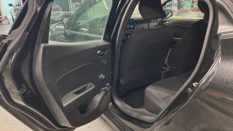 Vente en ligne Renault Clio 5 Clio E-Tech 140 - 21N au prix de 13 990 €