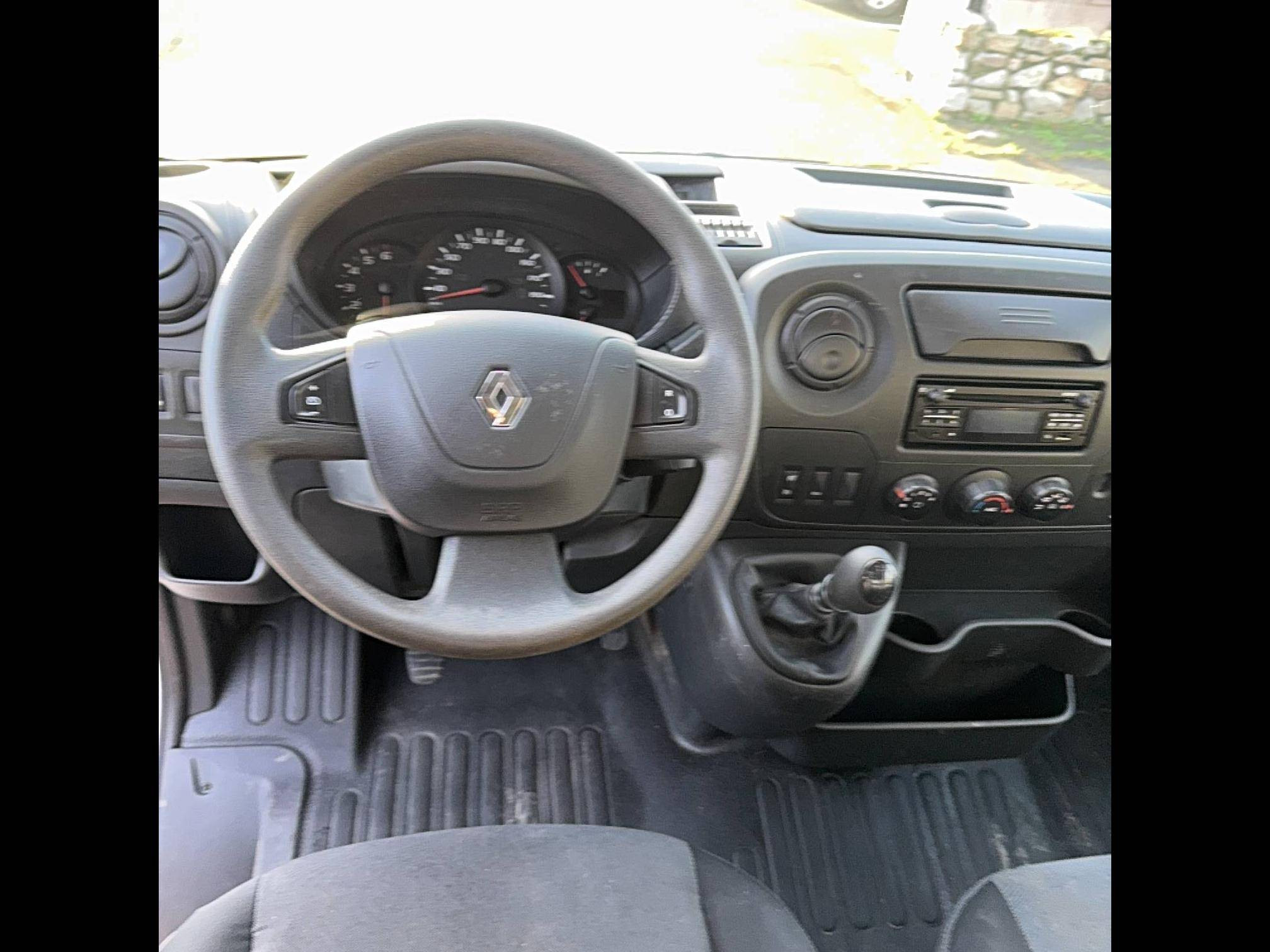 Vente en ligne Renault Master 3 Châssis Cabine MASTER CC L2 3.5t 2.3 dCi 130 E6 BENNE au prix de 24 990 €