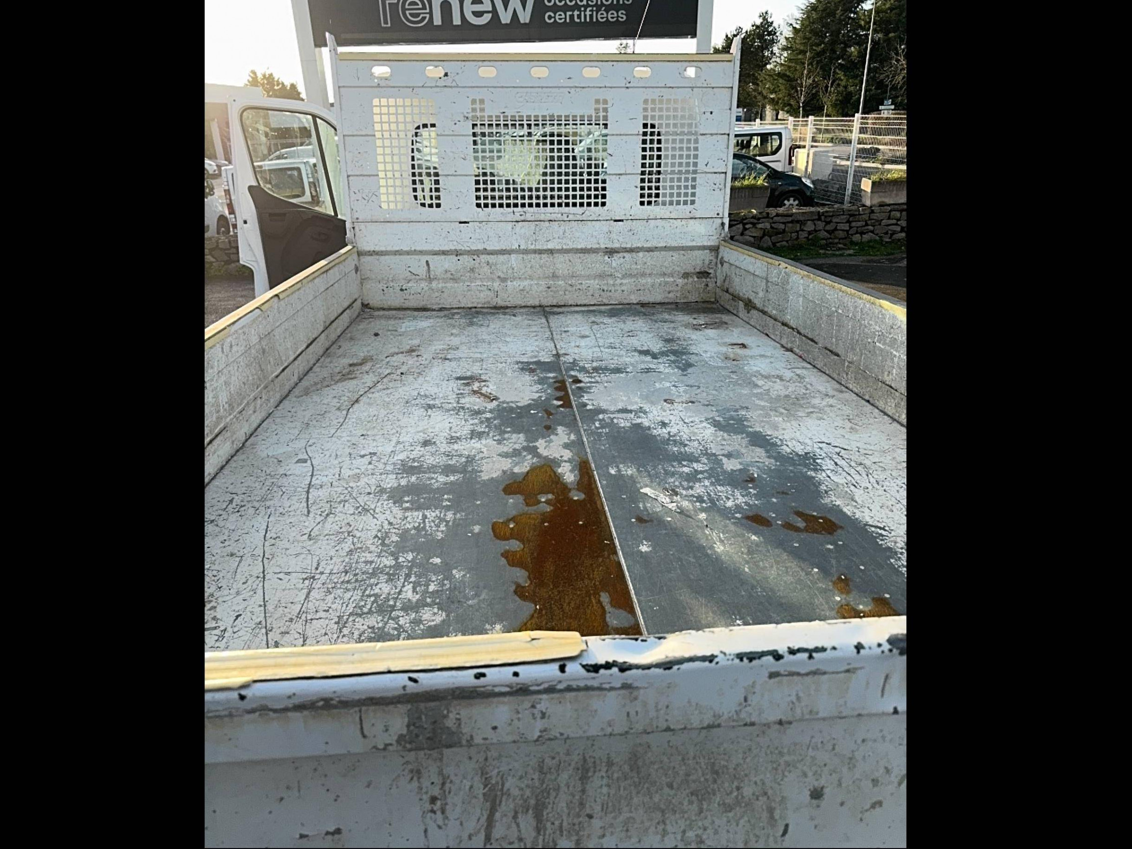 Vente en ligne Renault Master 3 Châssis Cabine MASTER CC L2 3.5t 2.3 dCi 130 E6 BENNE au prix de 24 990 €