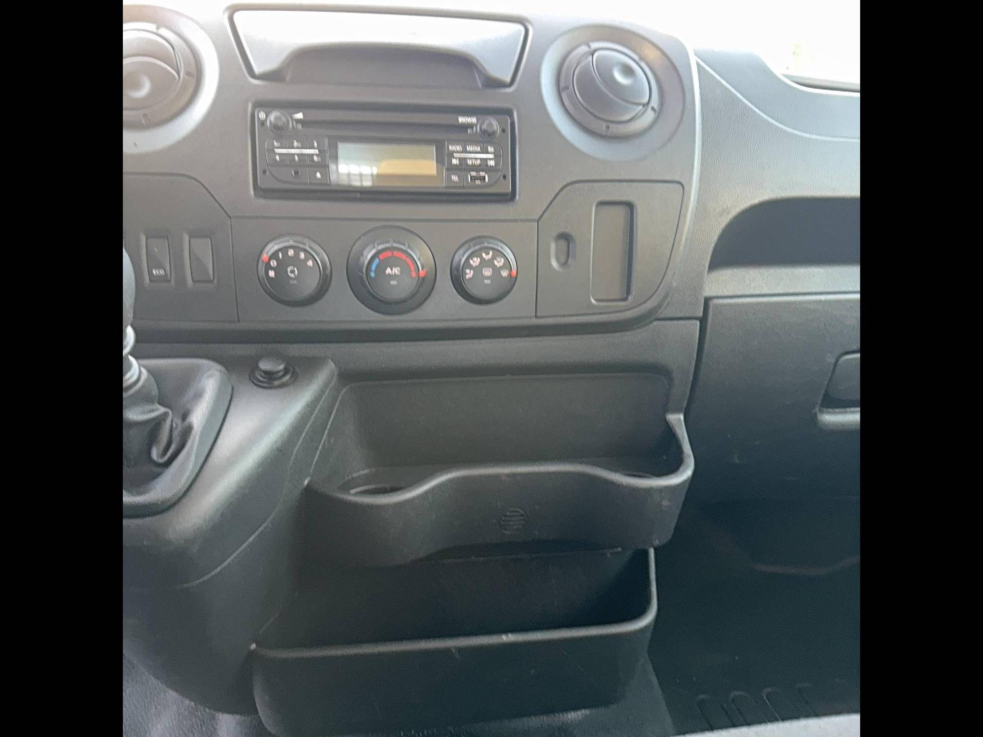 Vente en ligne Renault Master 3 Châssis Cabine MASTER CC L2 3.5t 2.3 dCi 130 E6 BENNE au prix de 24 990 €