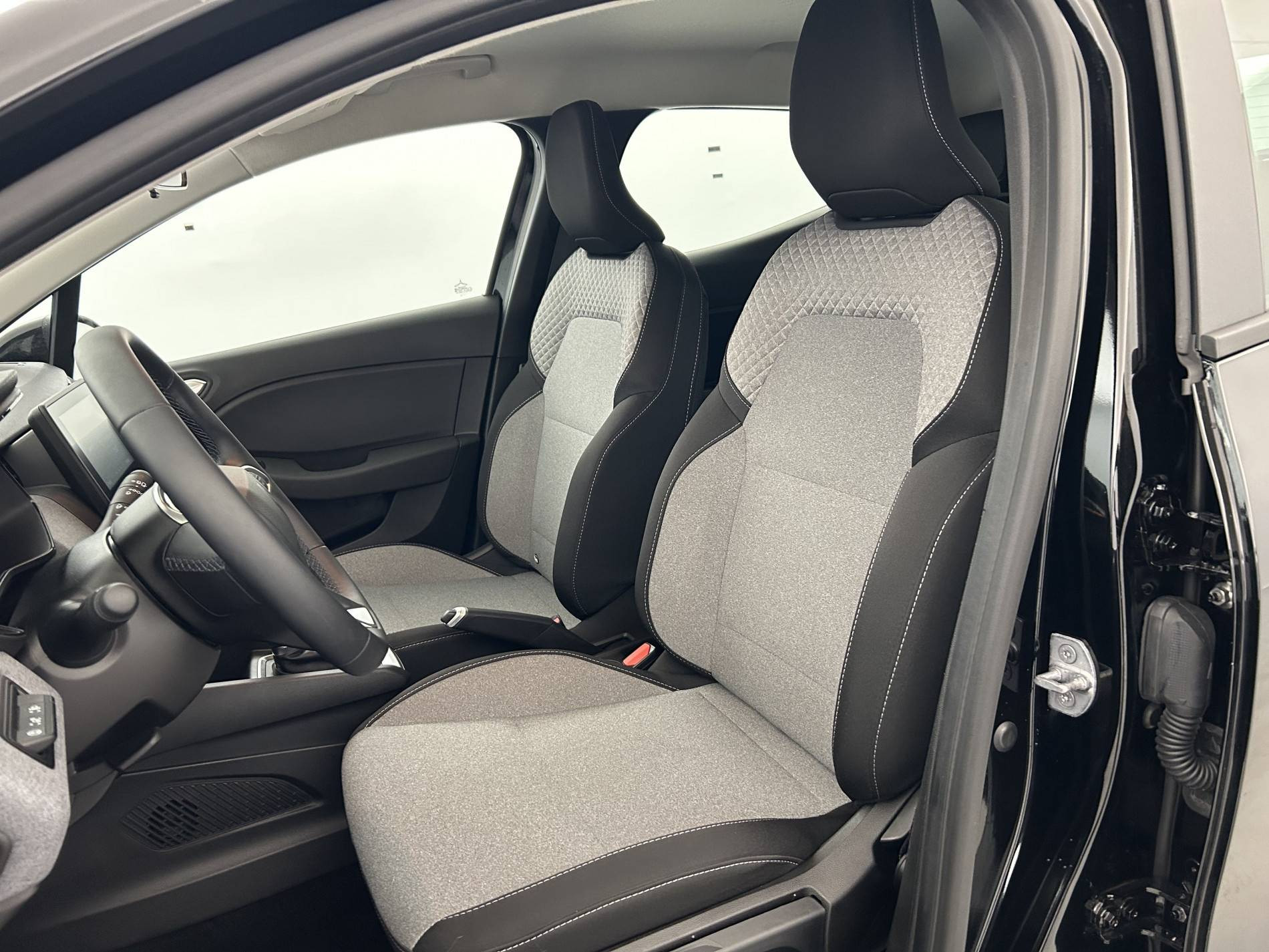 Vente en ligne Renault Clio 5 Clio E-Tech full hybrid 145 ch GSR2 au prix de 20 390 €