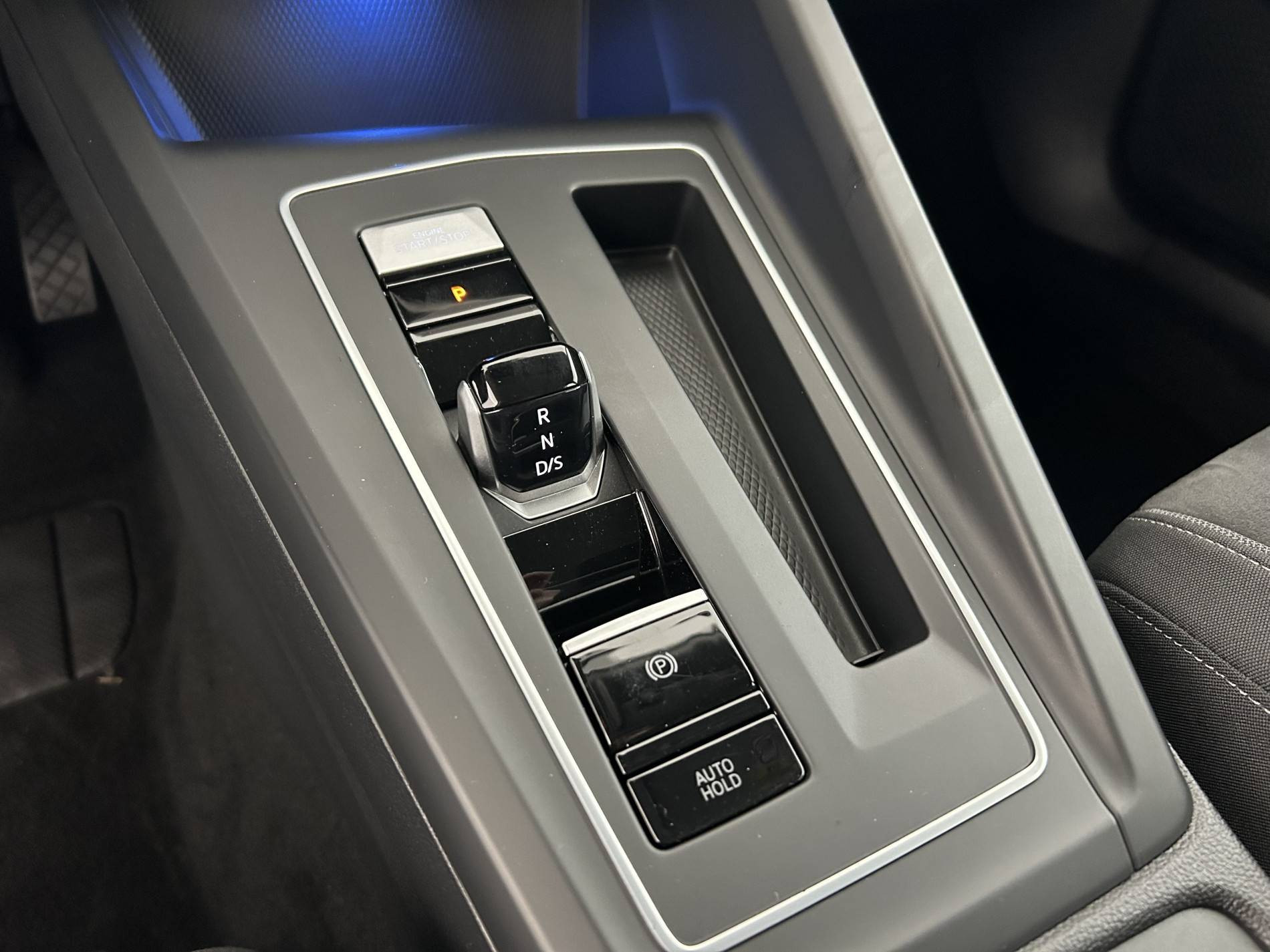 Vente en ligne Volkswagen Golf  1.4 Hybrid Rechargeable OPF 204 DSG6 au prix de 20 790 €