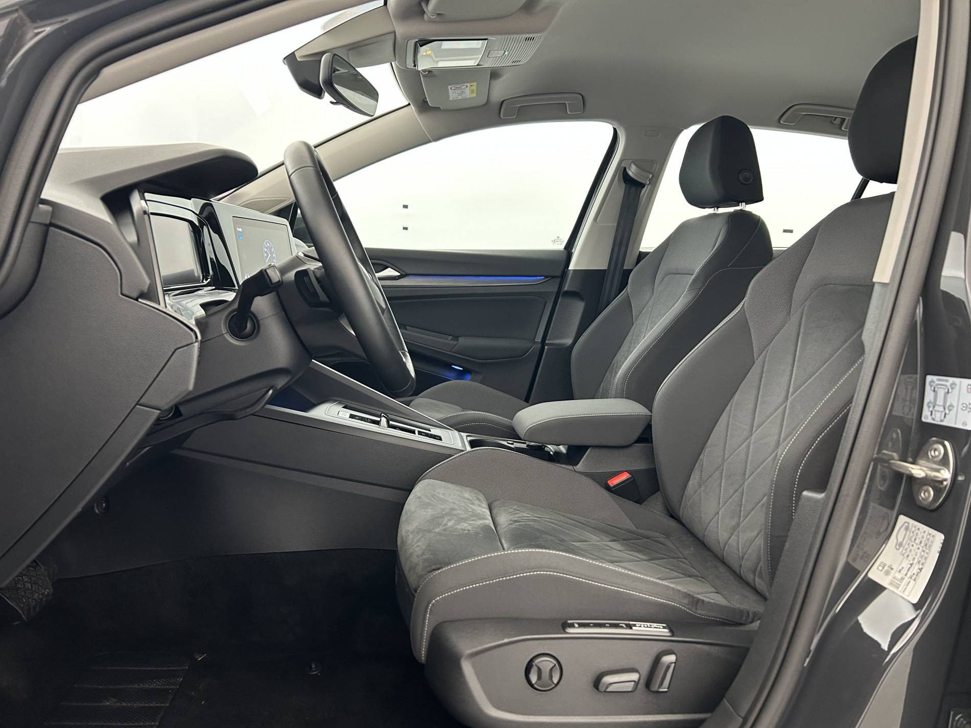 Vente en ligne Volkswagen Golf  1.4 Hybrid Rechargeable OPF 204 DSG6 au prix de 20 790 €