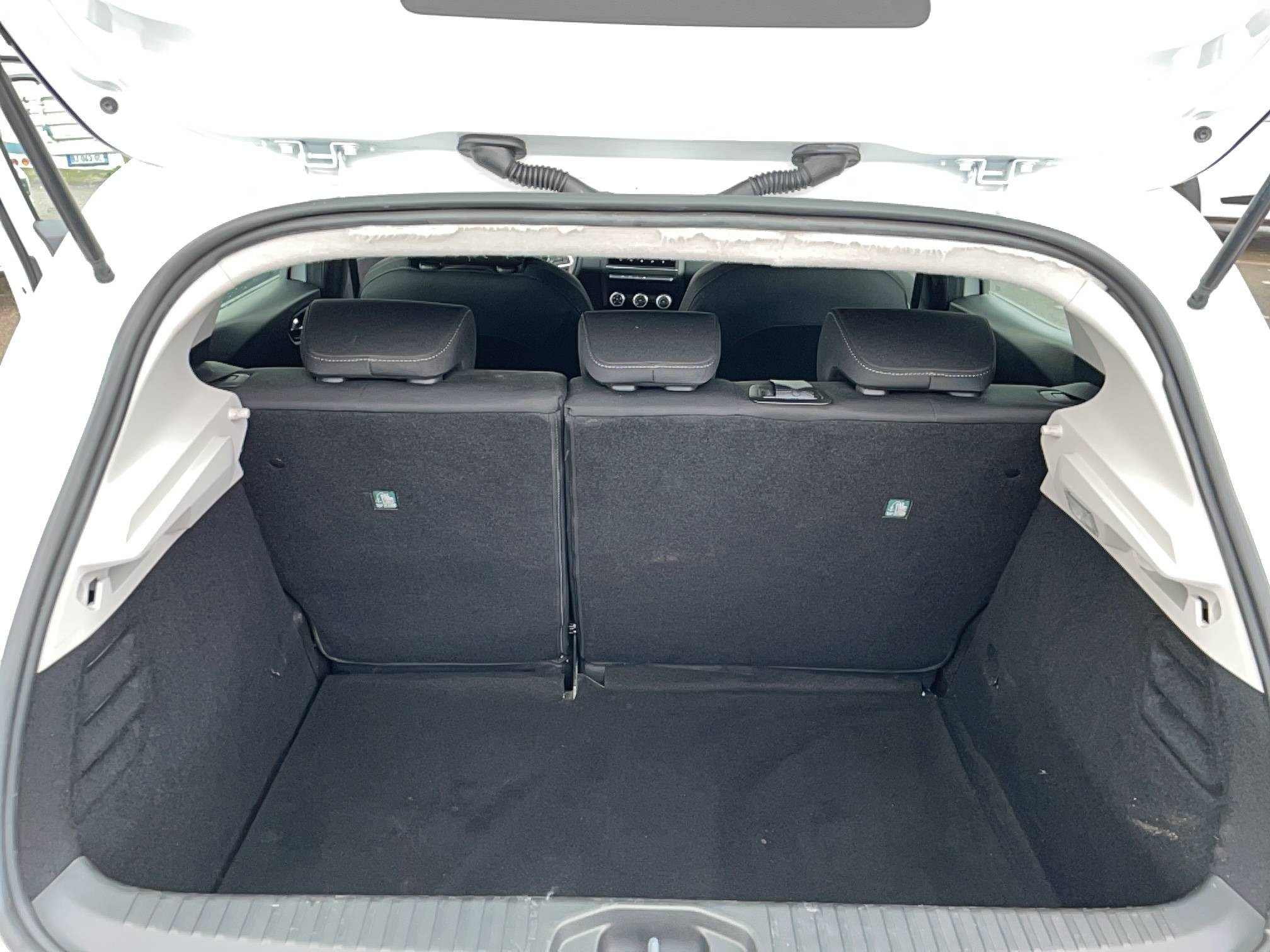 Vente en ligne Renault Clio 5 Clio TCe 90 - 21 au prix de 12 590 €