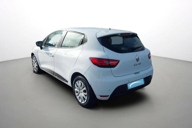 Vente en ligne Renault Clio 4 CLIO SOCIETE DCI 90 ENERGY ECO2 82G au prix de 10 990 €