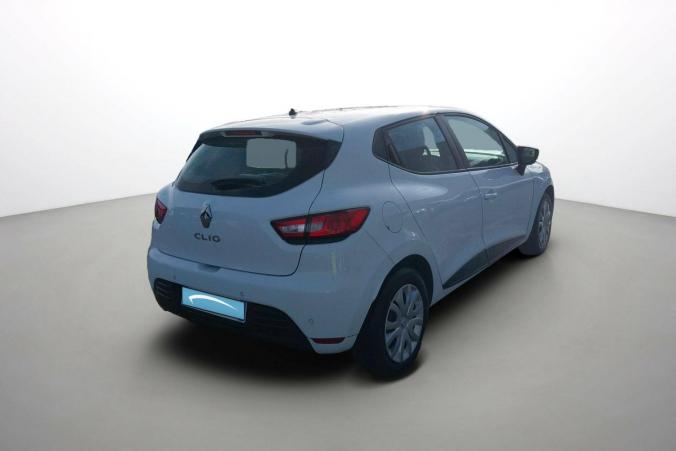 Vente en ligne Renault Clio 4 CLIO SOCIETE DCI 90 ENERGY ECO2 82G au prix de 10 990 €