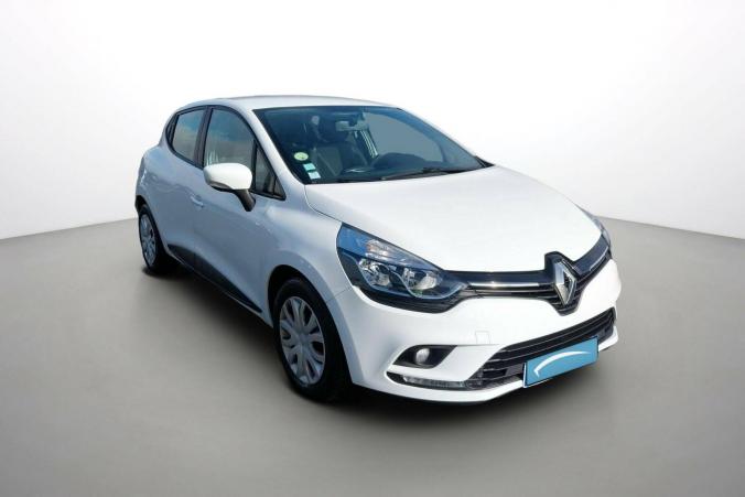 Vente en ligne Renault Clio 4 CLIO SOCIETE DCI 90 ENERGY ECO2 82G au prix de 10 990 €