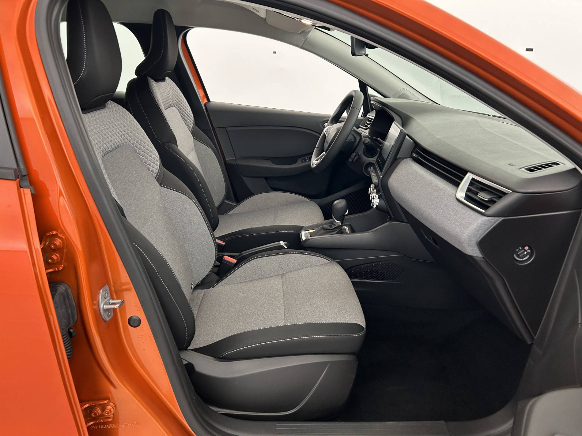 Vente en ligne Renault Clio 5 Clio E-Tech full hybrid 145 ch GSR2 au prix de 20 990 €