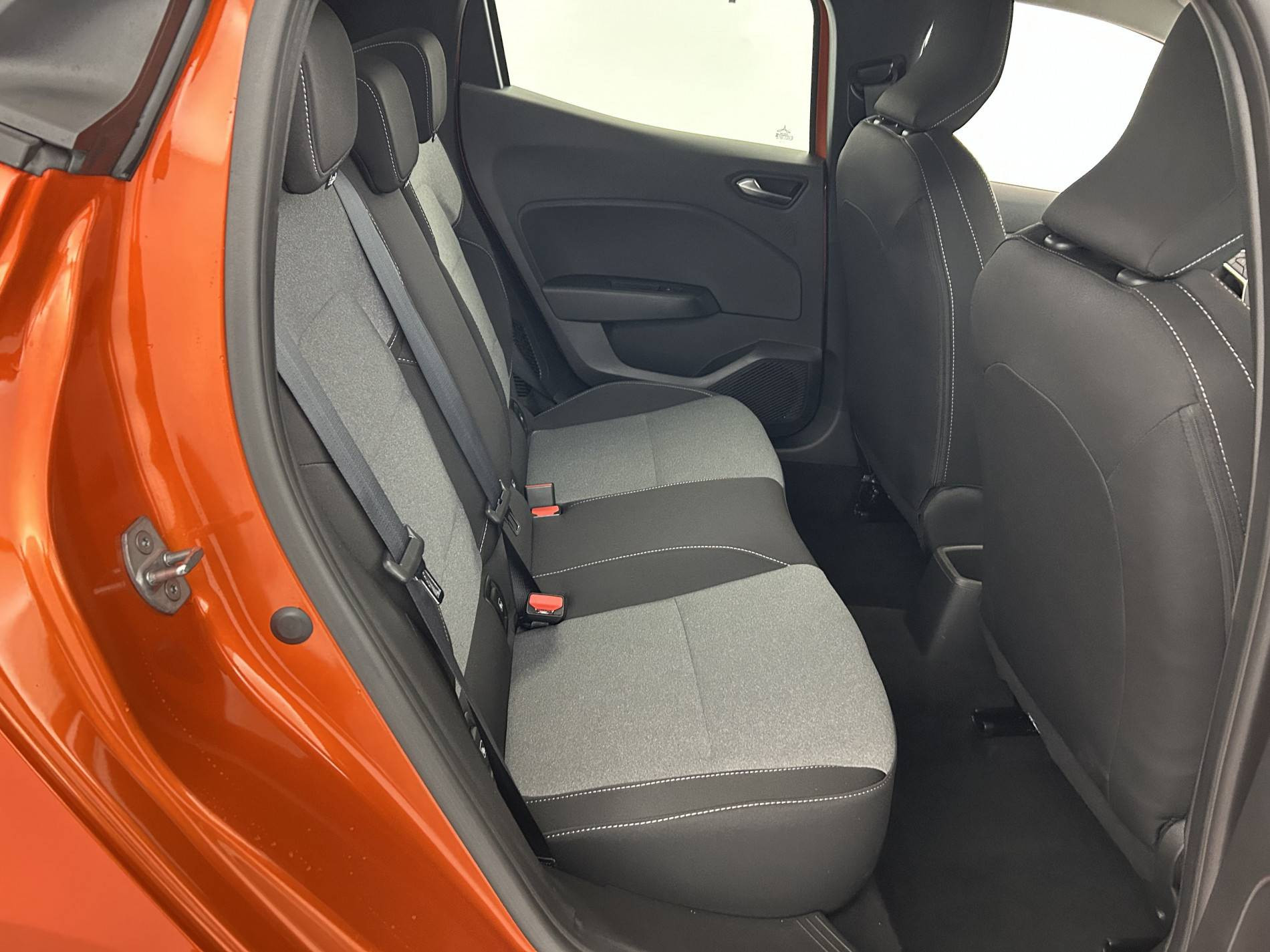 Vente en ligne Renault Clio 5 Clio E-Tech full hybrid 145 ch GSR2 au prix de 20 990 €