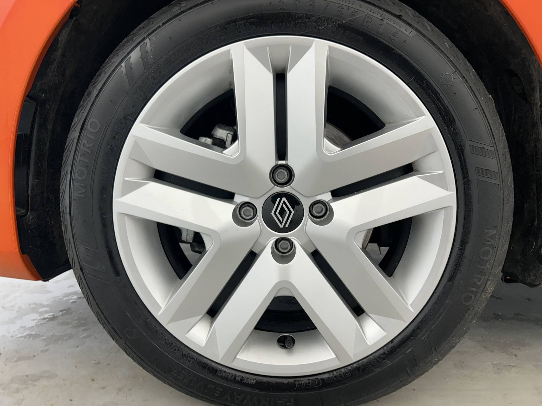 Vente en ligne Renault Clio 5 Clio E-Tech full hybrid 145 ch GSR2 au prix de 20 990 €