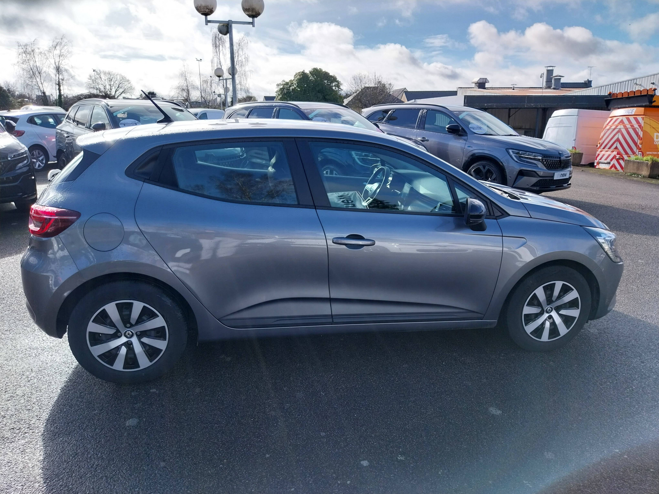 Vente en ligne Renault Clio 5 Clio TCe 90 au prix de 14 290 €