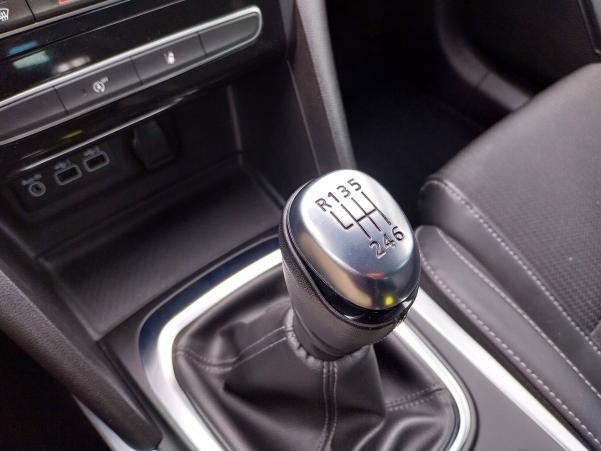 Vente en ligne Renault Megane 4 Estate Mégane IV Estate Blue dCi 115 au prix de 16 790 €