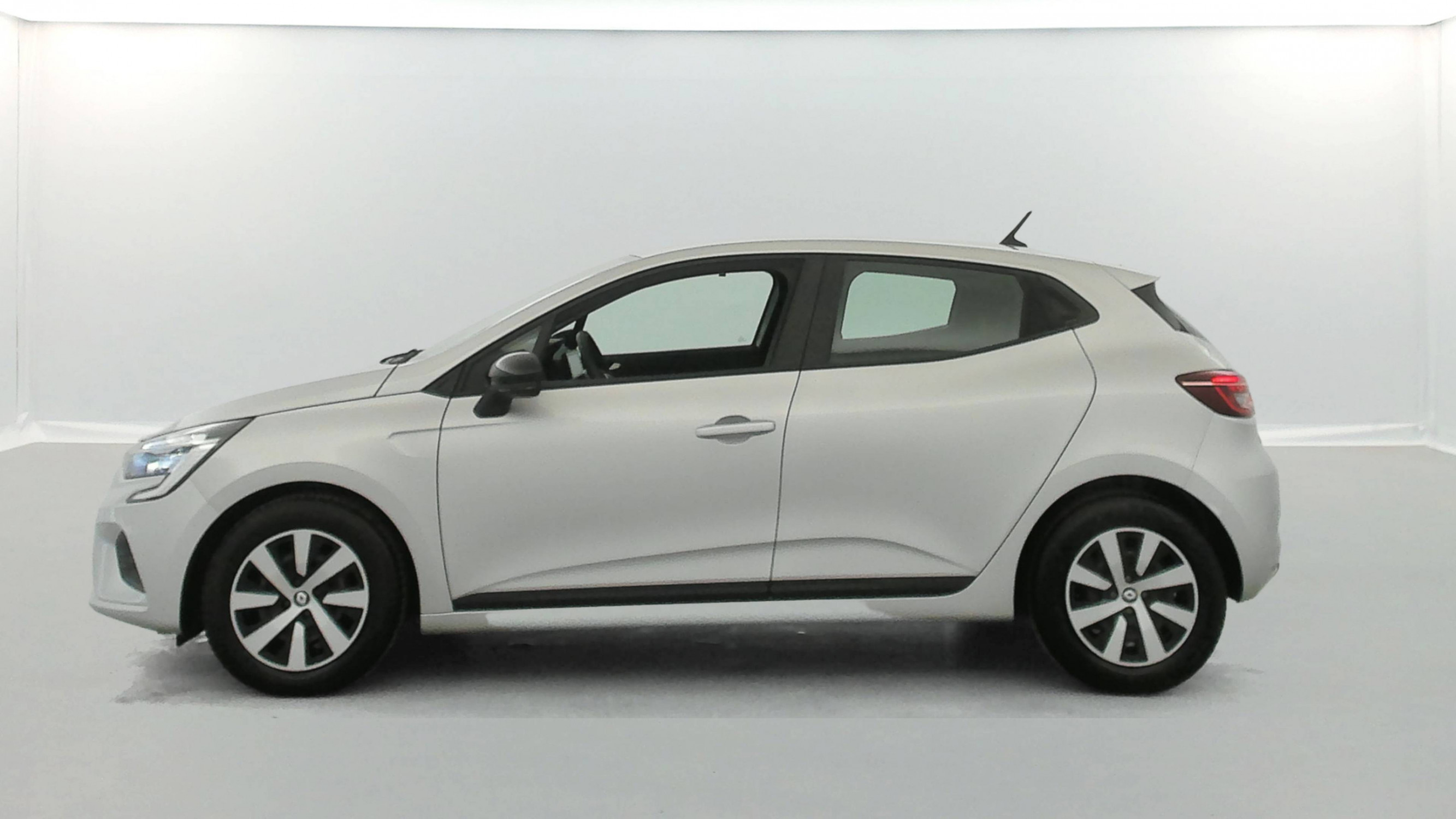 Vente en ligne Renault Clio 5 Clio TCe 90 au prix de 14 290 €