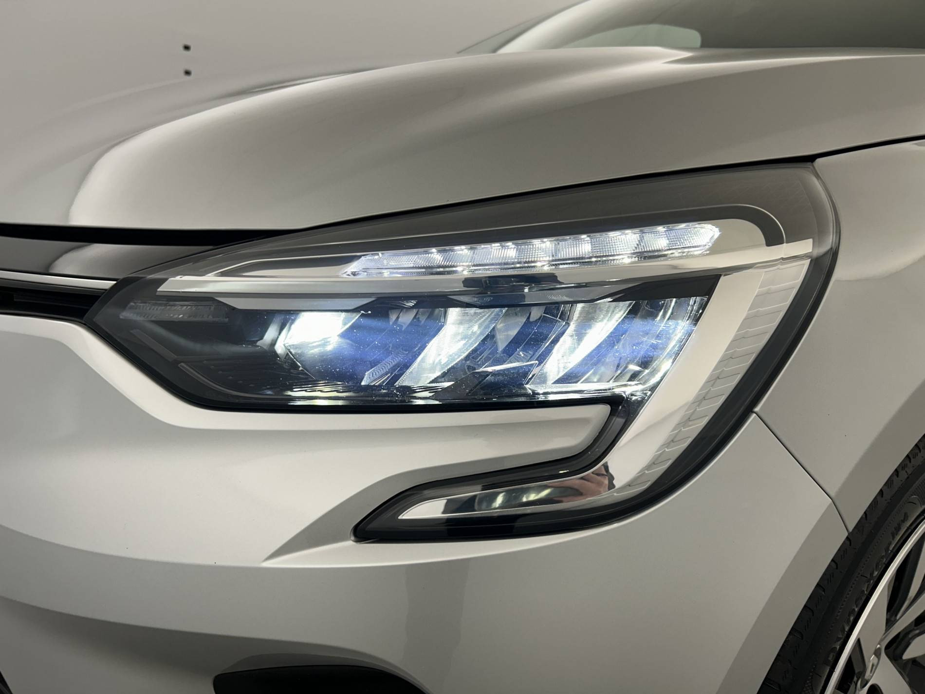 Vente en ligne Renault Clio 5 Clio TCe 90 au prix de 14 290 €