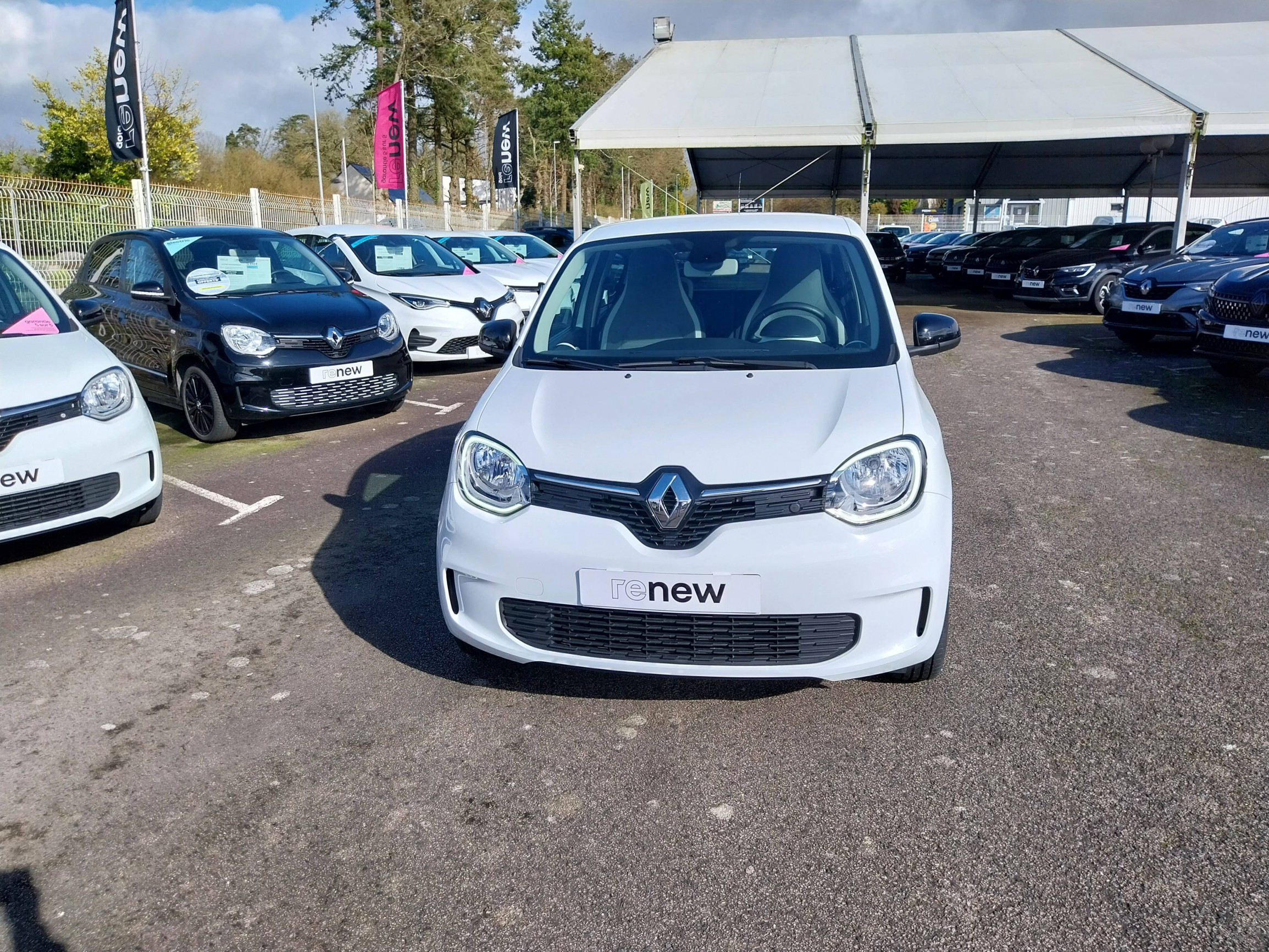Vente en ligne Renault Twingo Electrique Twingo III E-Tech au prix de 9 990 €
