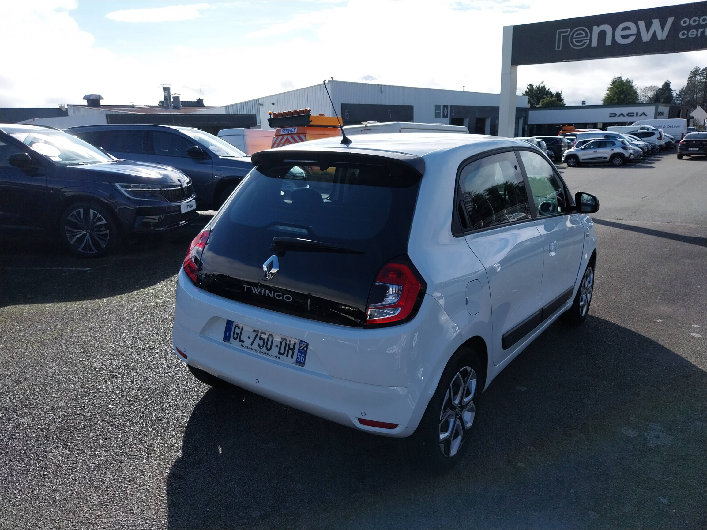 Vente en ligne Renault Twingo Electrique Twingo III E-Tech au prix de 9 990 €