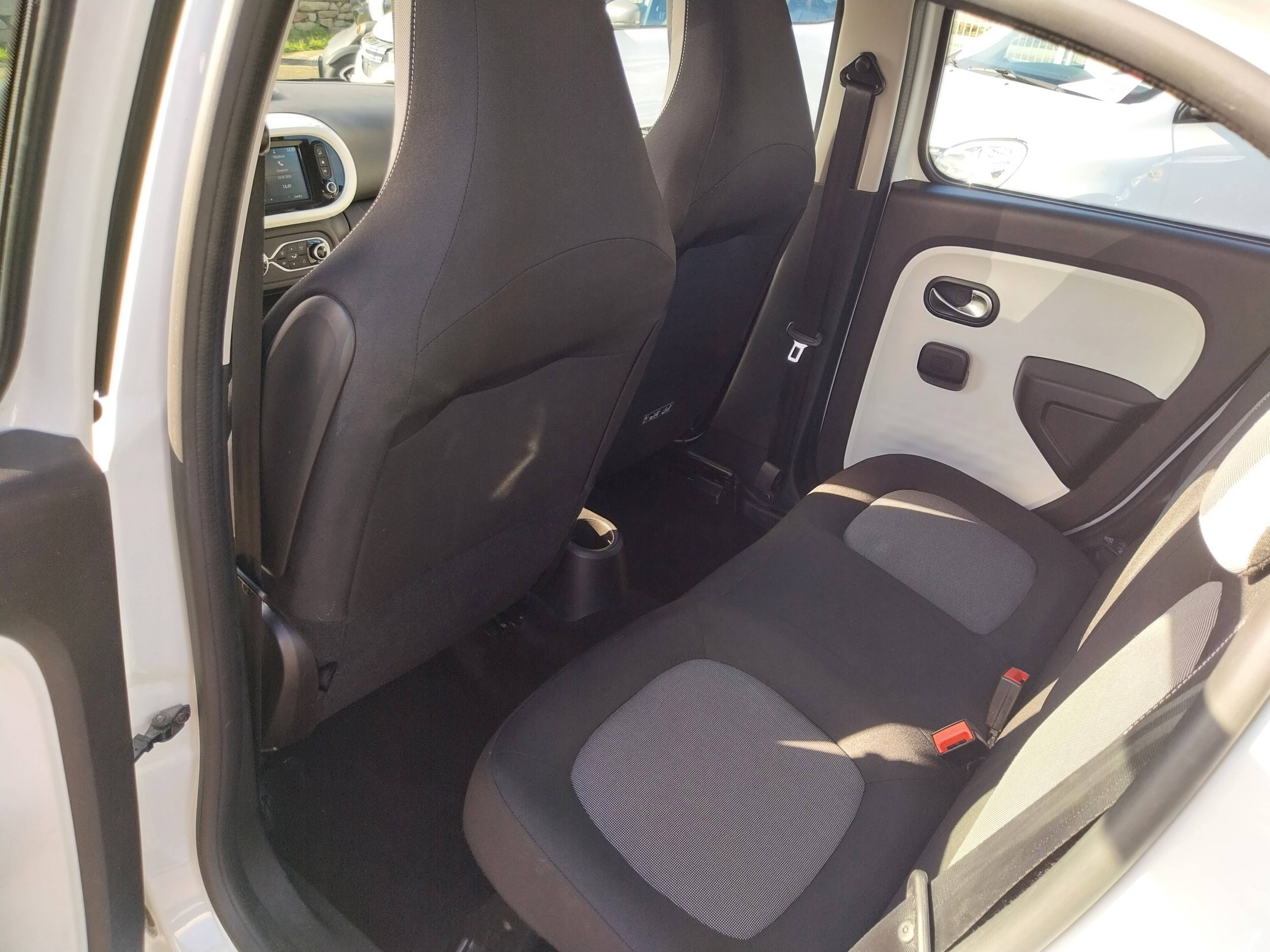 Vente en ligne Renault Twingo Electrique Twingo III E-Tech au prix de 9 990 €