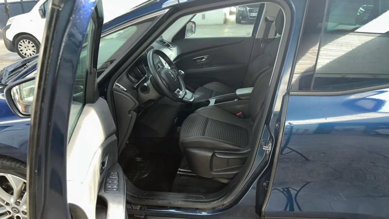 Vente en ligne Renault Grand Scenic 4 Grand Scenic Blue dCi 120 EDC au prix de 16 590 €