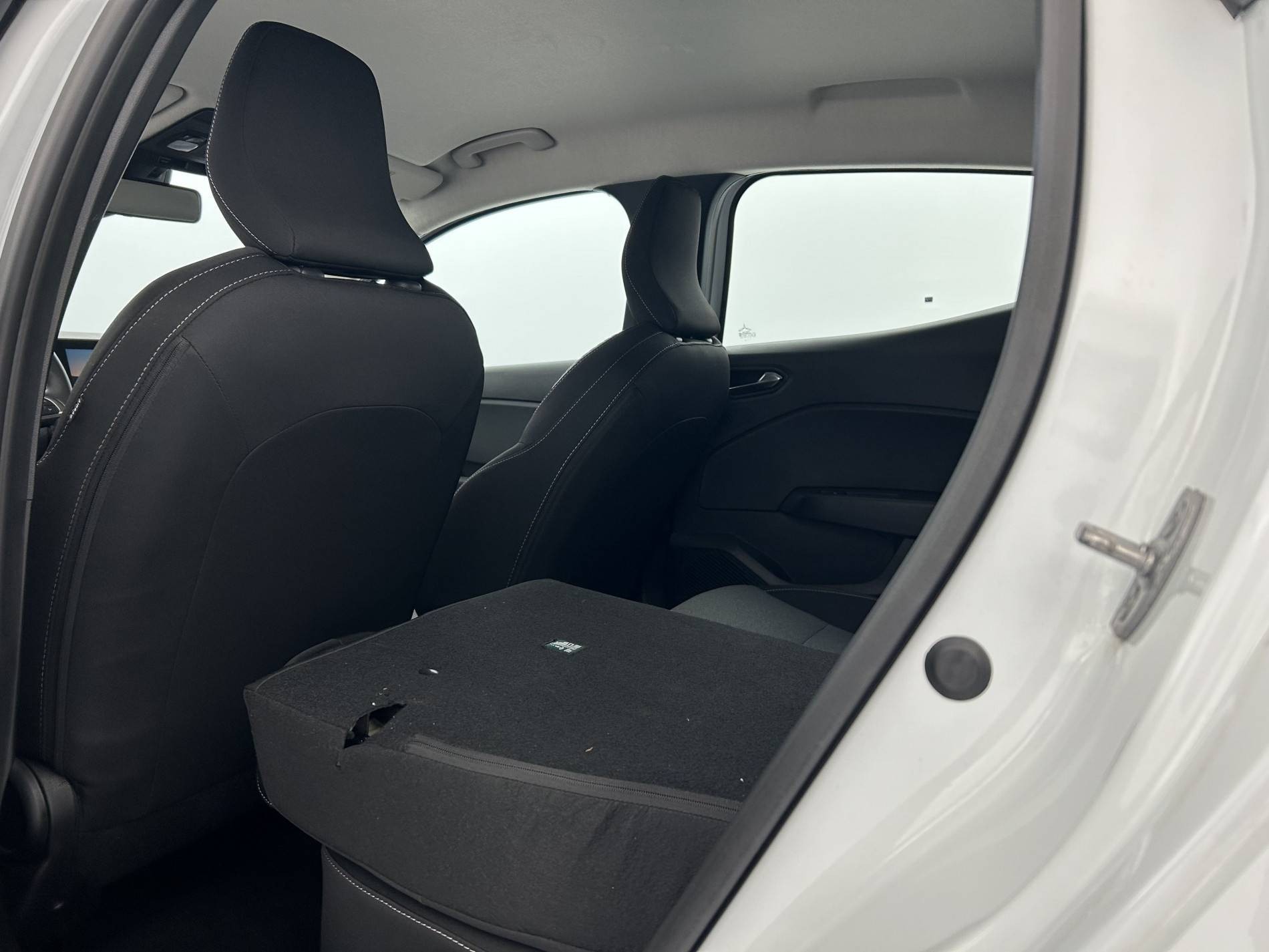 Vente en ligne Renault Clio 5 Clio E-Tech full hybrid 145 ch GSR2 au prix de 20 990 €