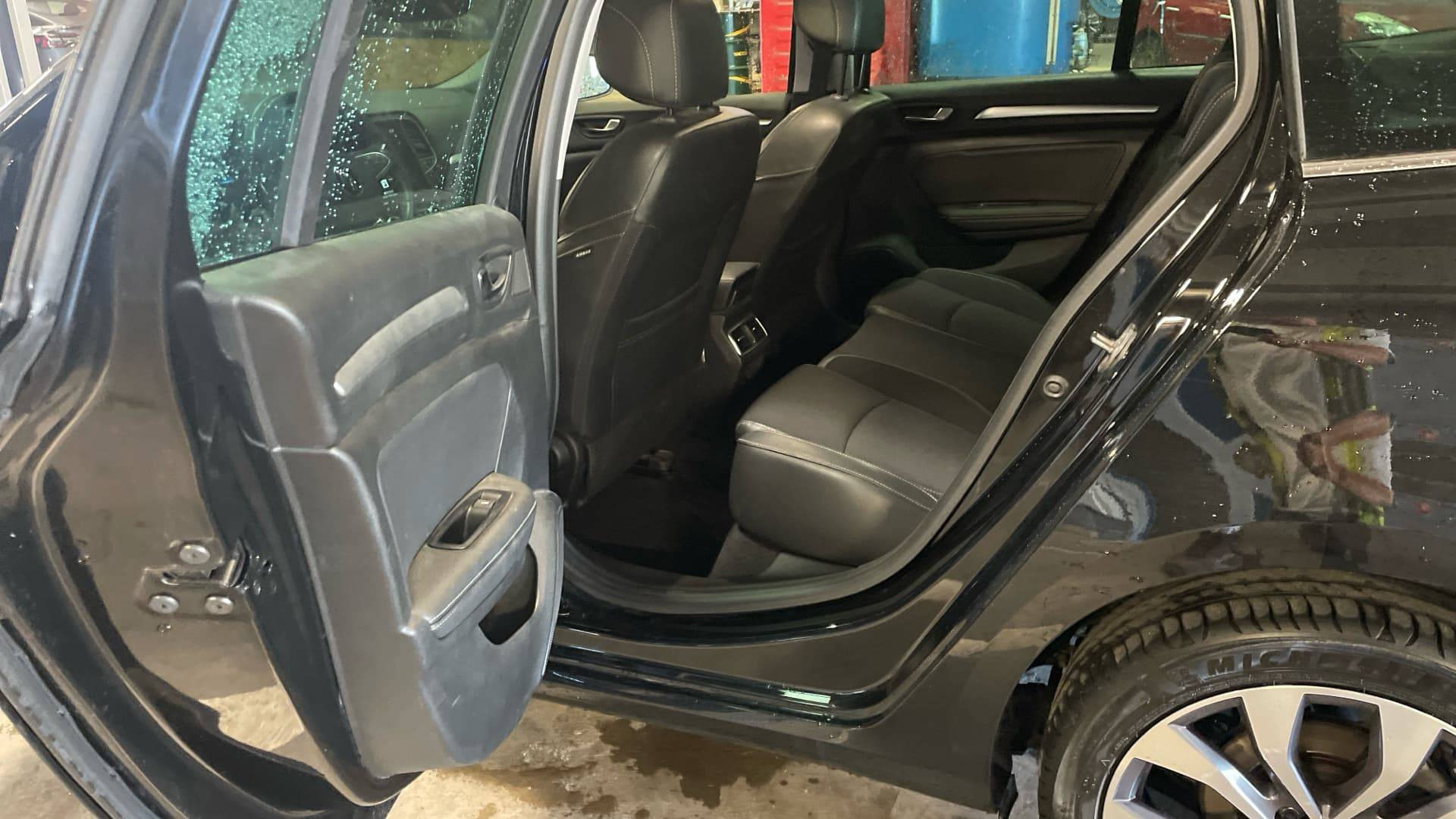 Vente en ligne Renault Megane 4 Estate  TCe 140 EDC au prix de 17 990 €