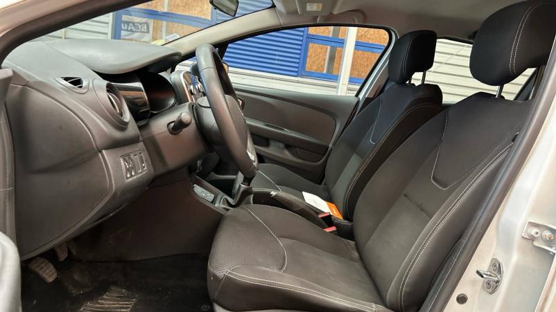 Vente en ligne Renault Clio 4 CLIO SOCIETE DCI 75 ENERGY E6C au prix de 10 590 €
