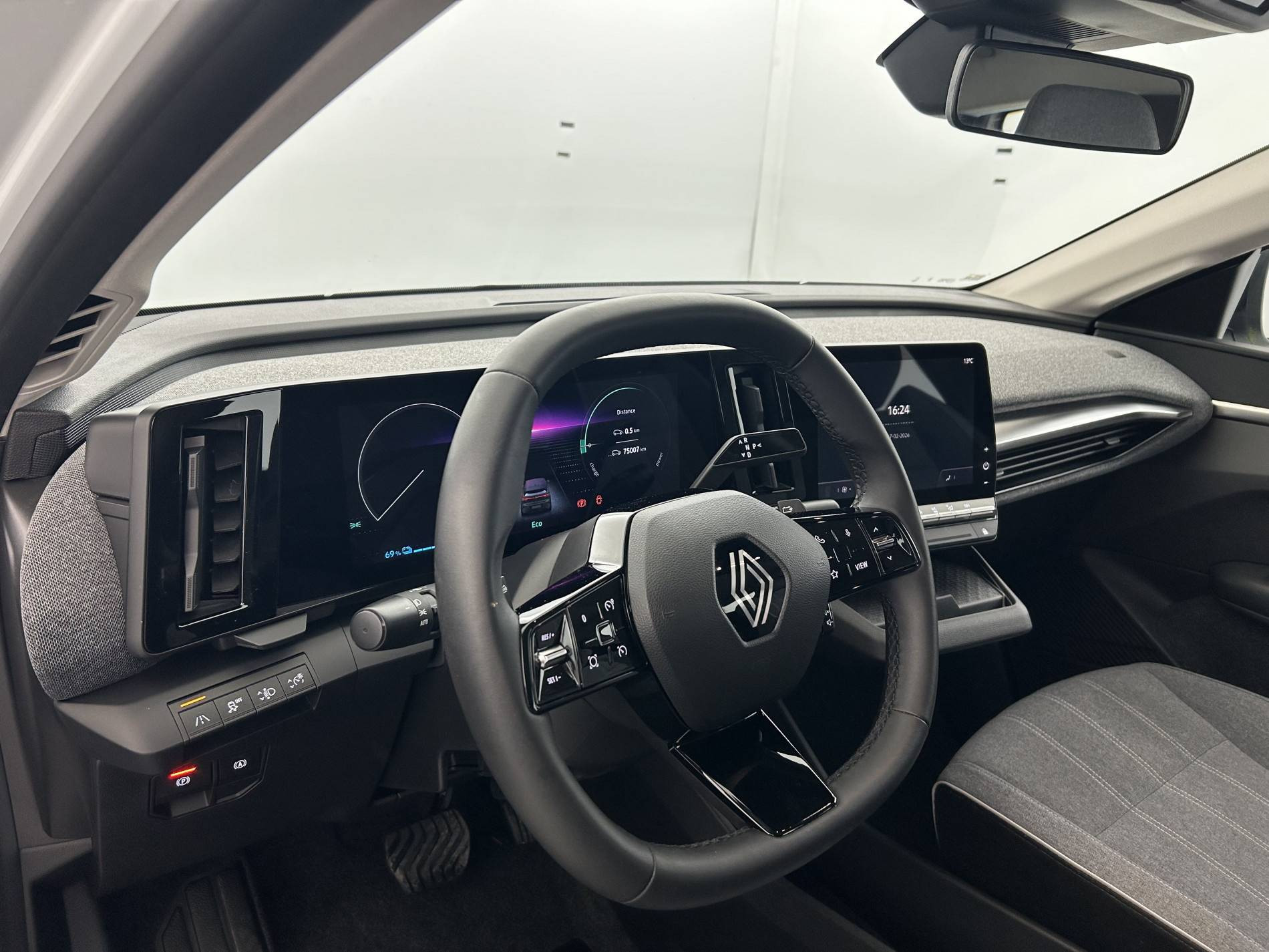 Vente en ligne Renault Megane E-Tech  EV40 130ch standard charge au prix de 16 900 €