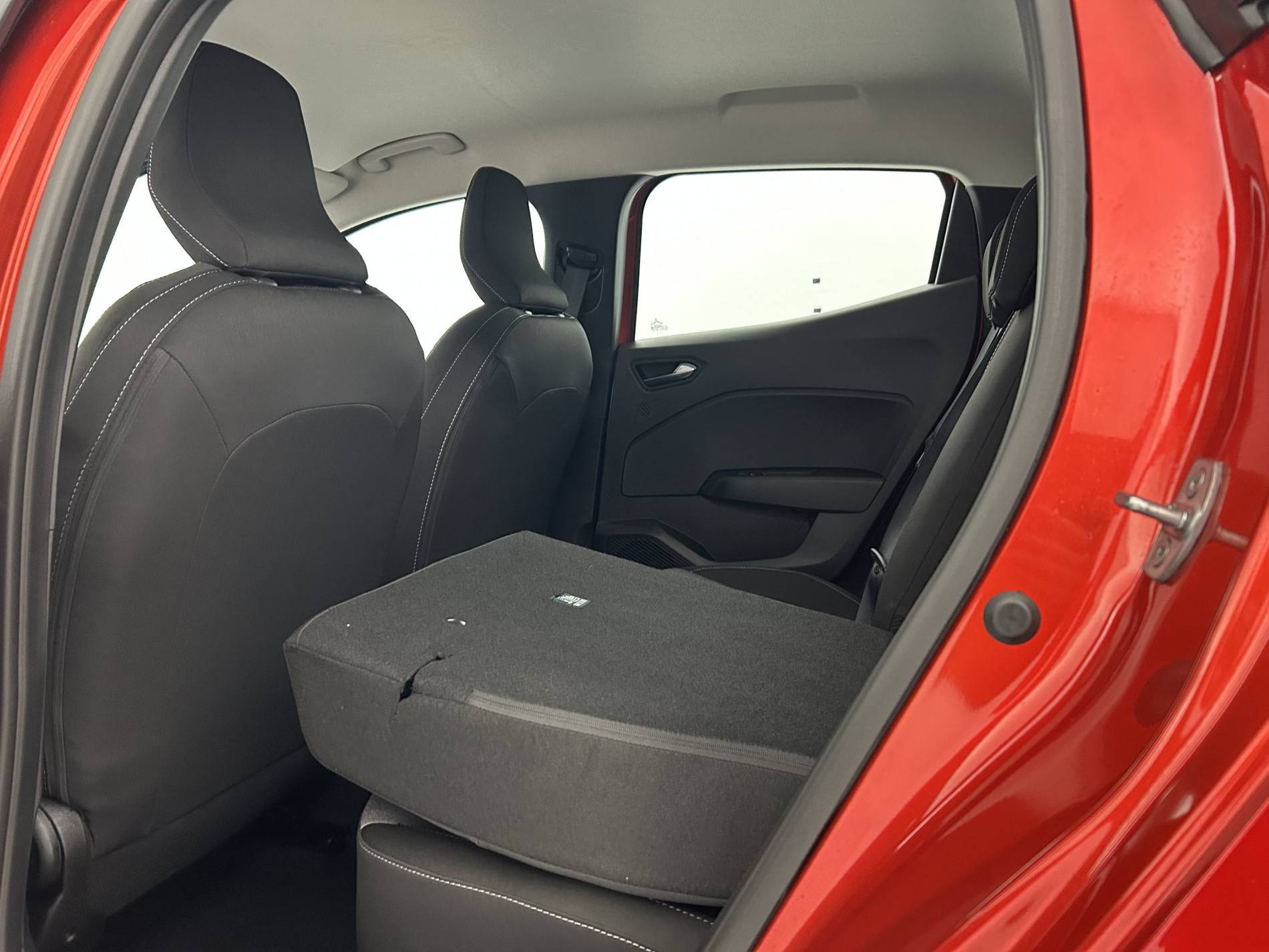 Vente en ligne Renault Clio 5 Clio E-Tech full hybrid 145 ch GSR2 au prix de 19 990 €