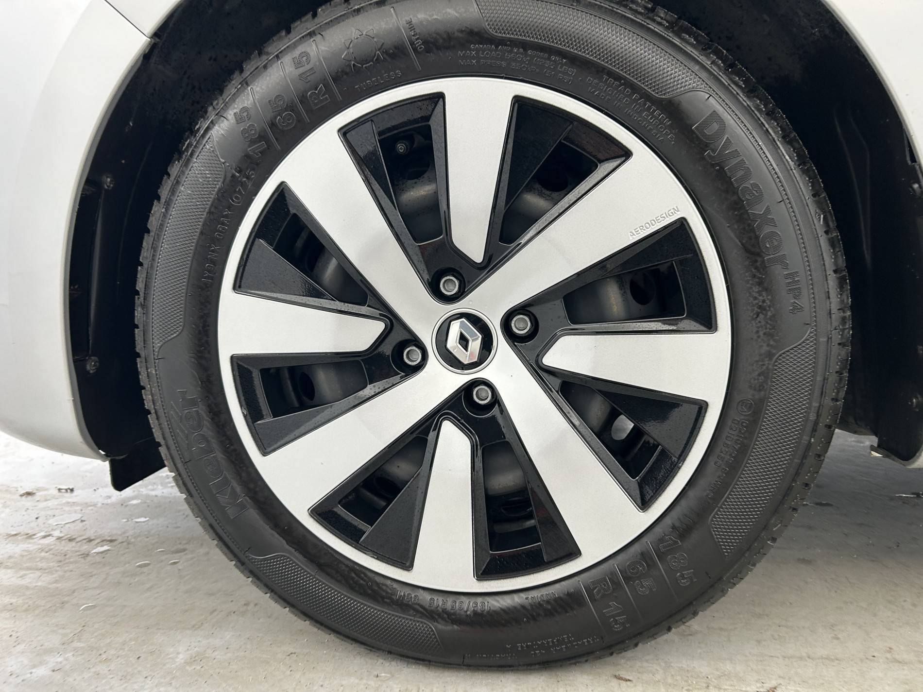 Vente en ligne Renault Clio 5 Clio TCe 90 au prix de 15 990 €