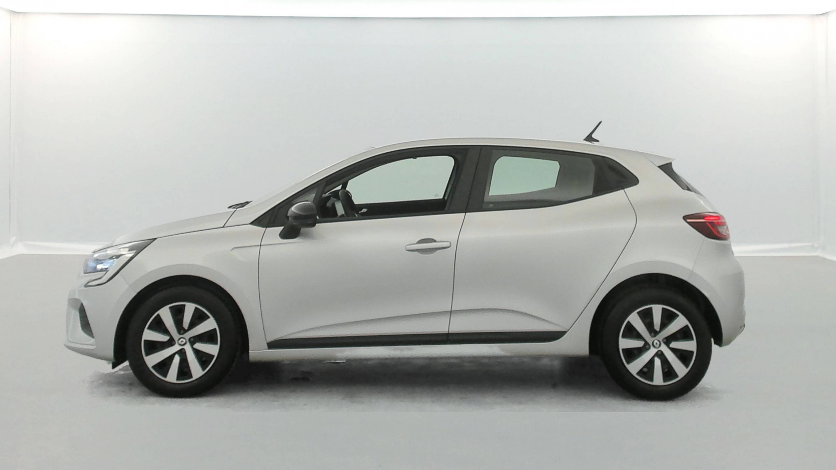 Vente en ligne Renault Clio 5 Clio TCe 90 au prix de 15 990 €