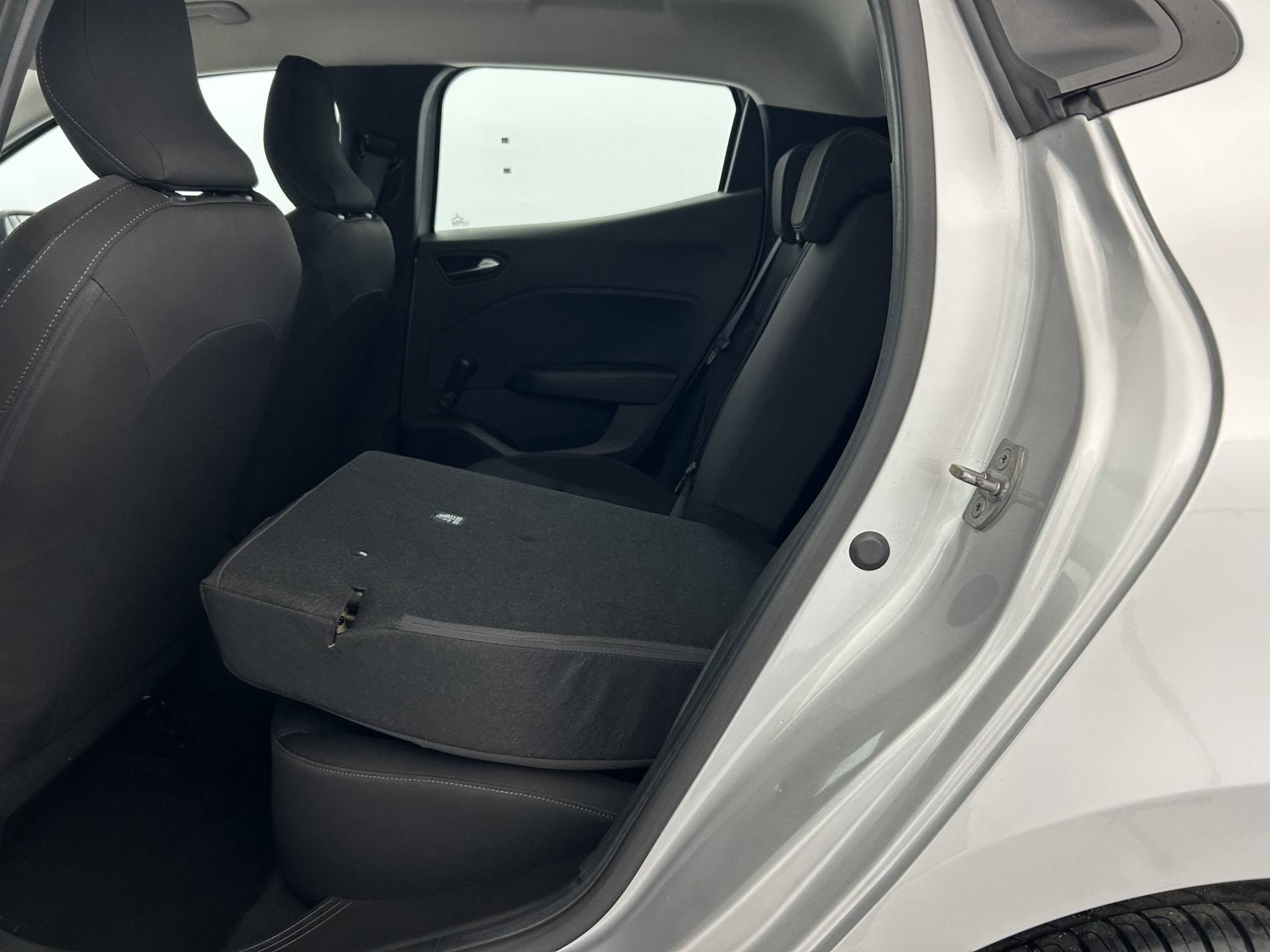 Vente en ligne Renault Clio 5 Clio TCe 90 au prix de 15 990 €