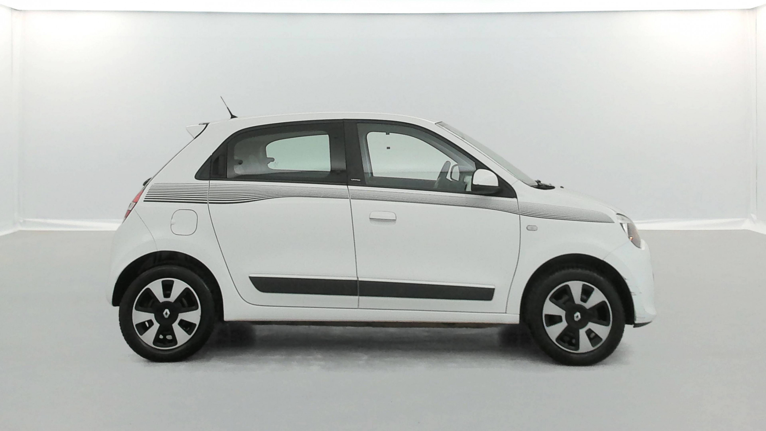 Vente en ligne Renault Twingo 3  1.0 SCe 70 E6C au prix de 9 490 €