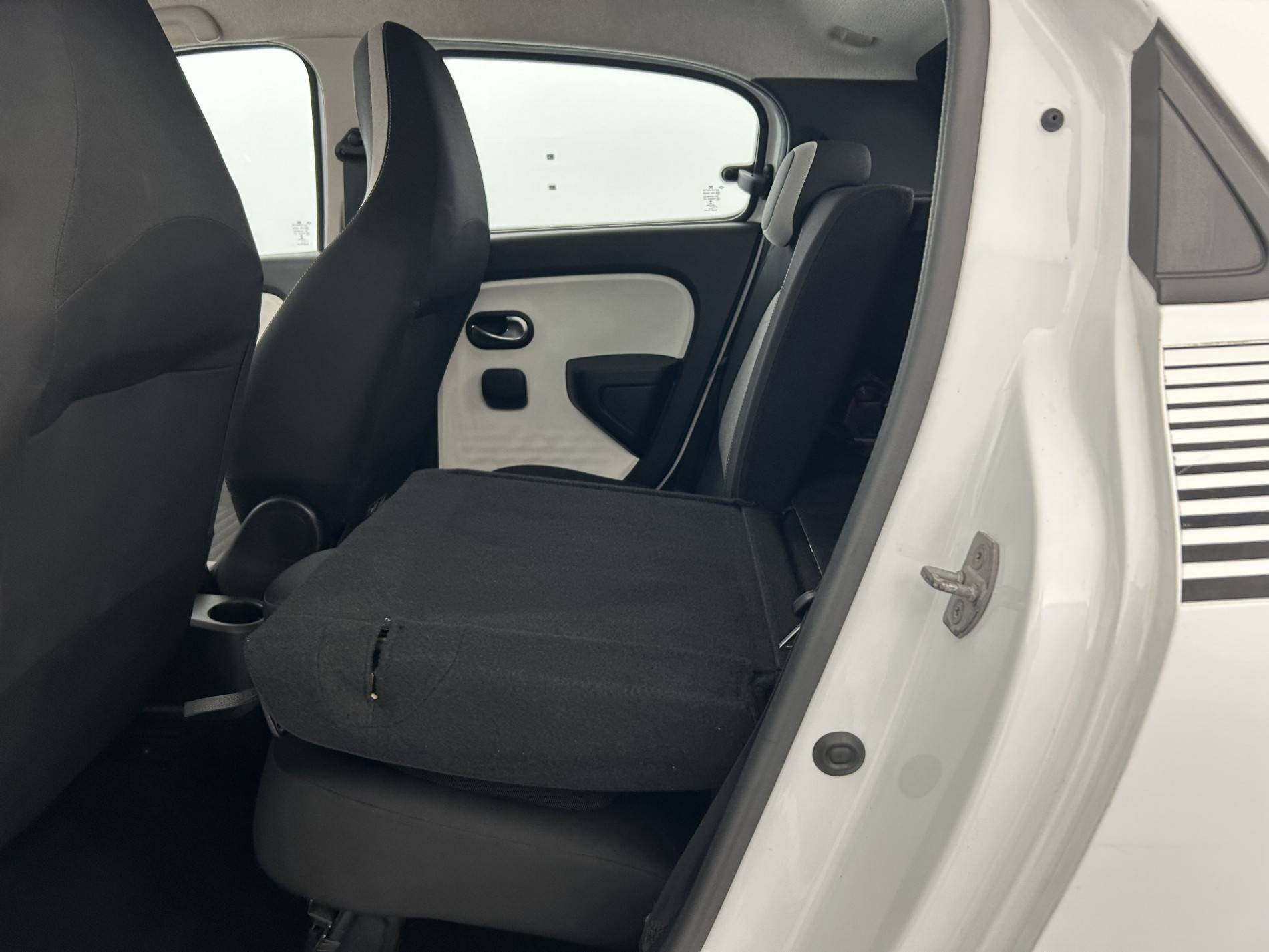 Vente en ligne Renault Twingo 3  1.0 SCe 70 E6C au prix de 9 490 €