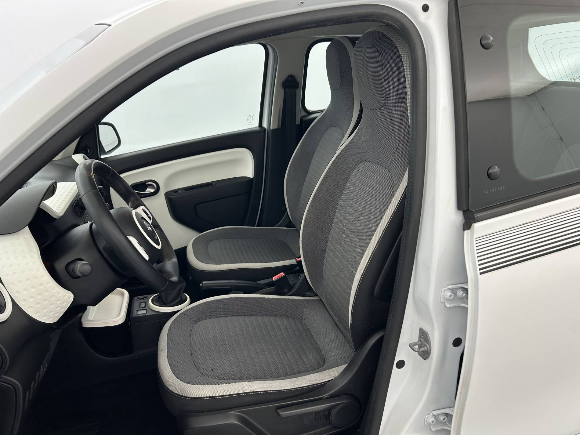 Vente en ligne Renault Twingo 3  1.0 SCe 70 E6C au prix de 9 490 €