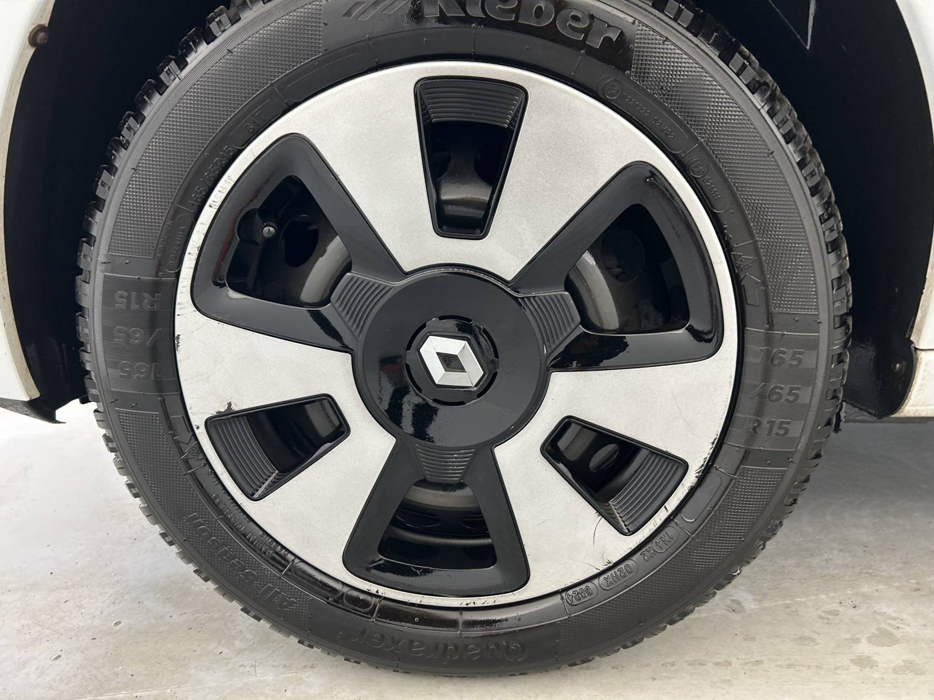 Vente en ligne Renault Twingo 3  1.0 SCe 70 E6C au prix de 9 490 €