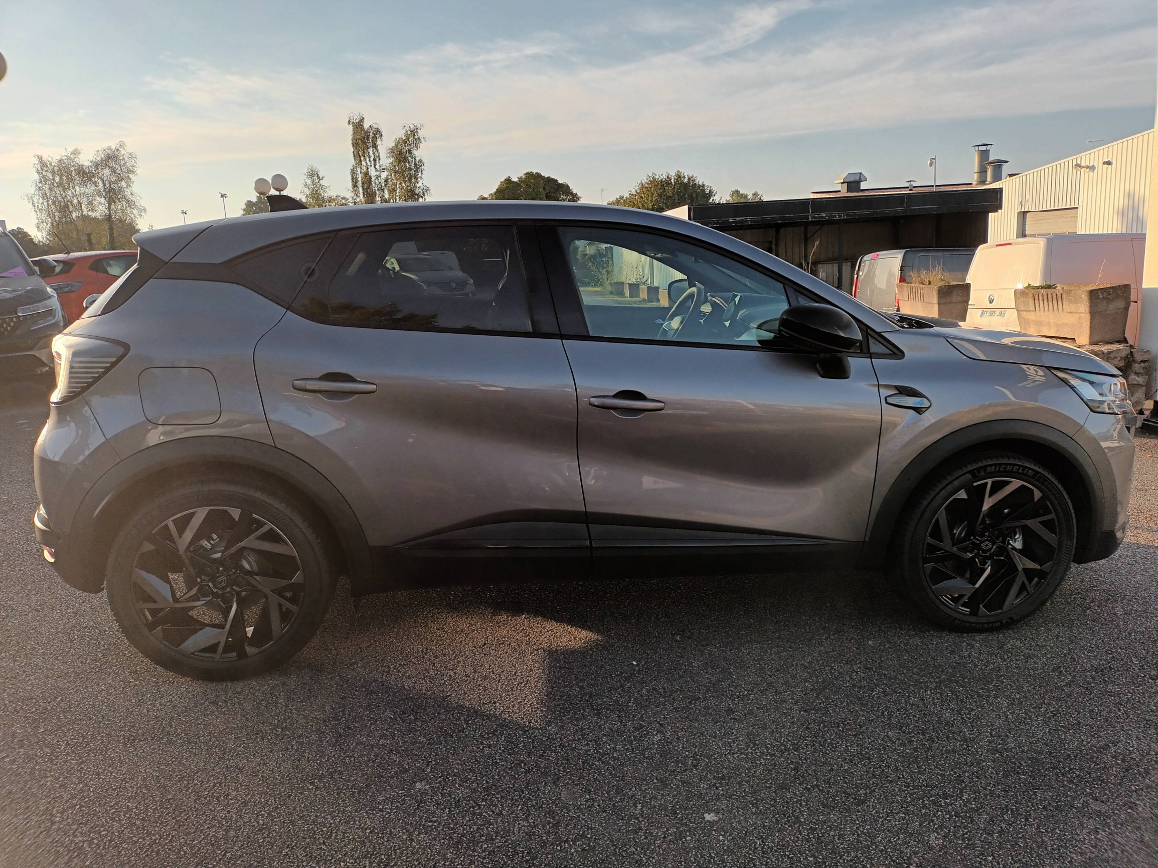 Vente en ligne Renault Captur  E-Tech full hybrid 160 ch au prix de 32 490 €