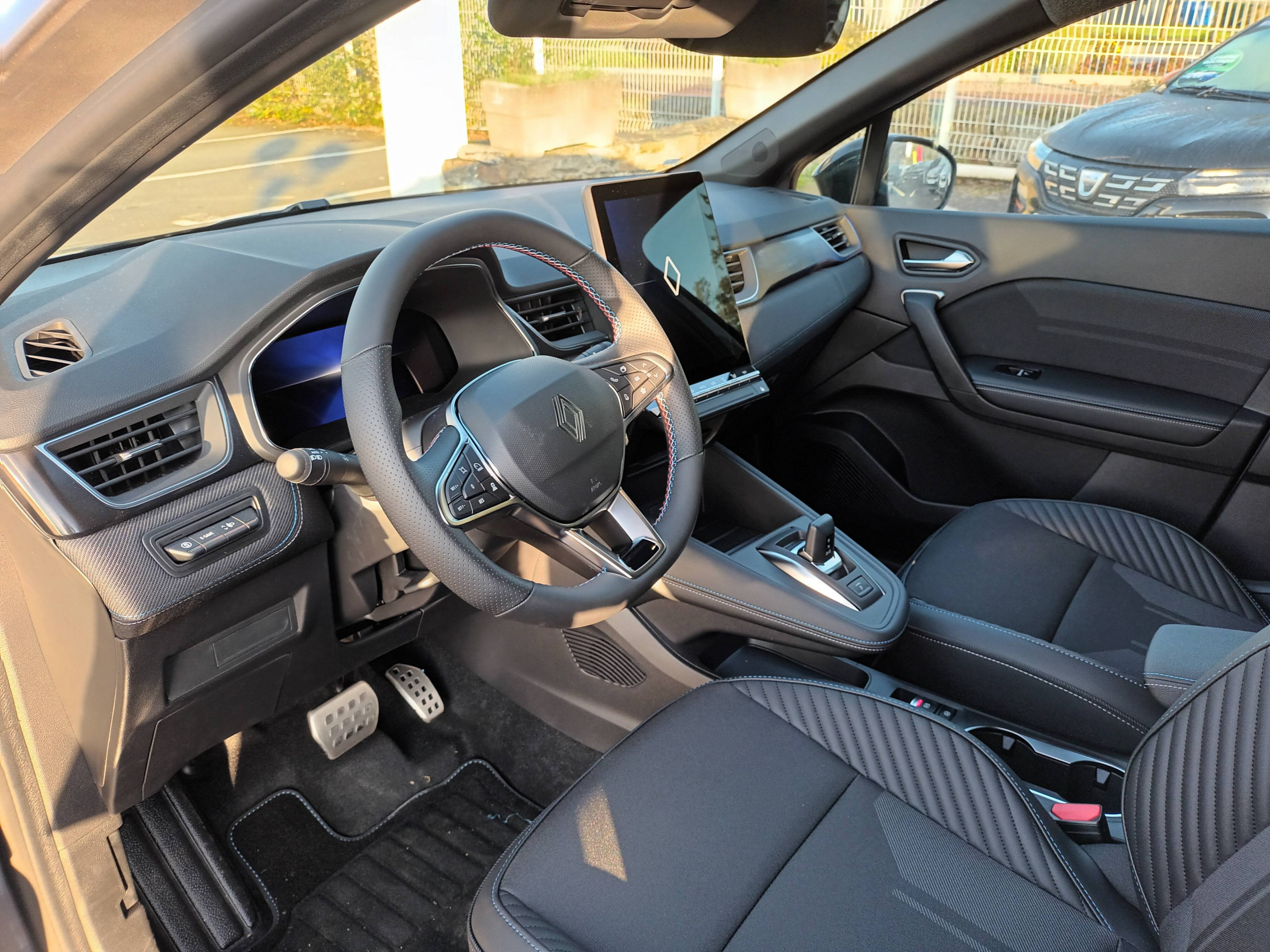 Vente en ligne Renault Captur  E-Tech full hybrid 160 ch au prix de 32 490 €