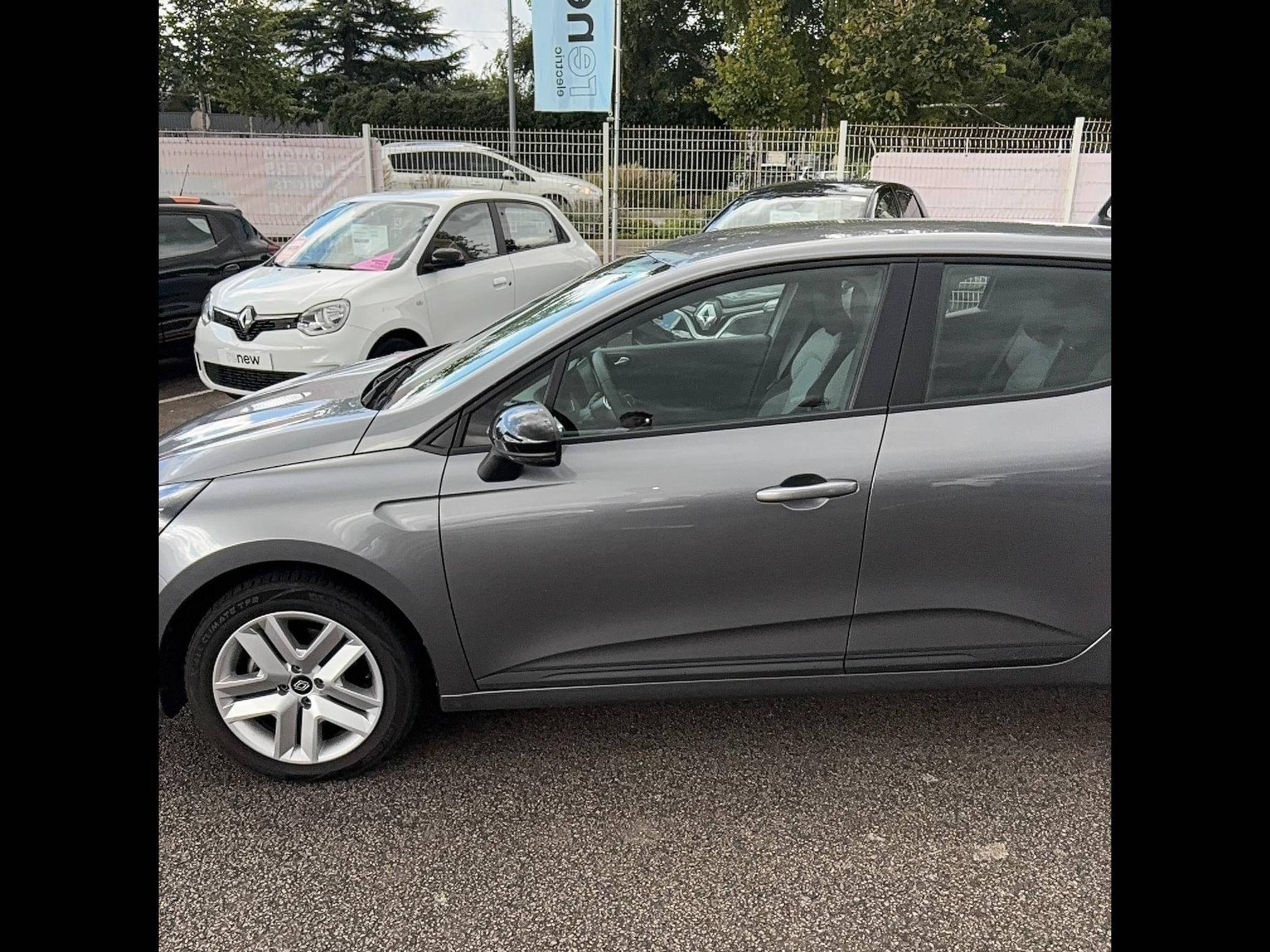 Vente en ligne Renault Clio 5 Clio Blue dCi 100 ch GSR2 au prix de 15 690 €